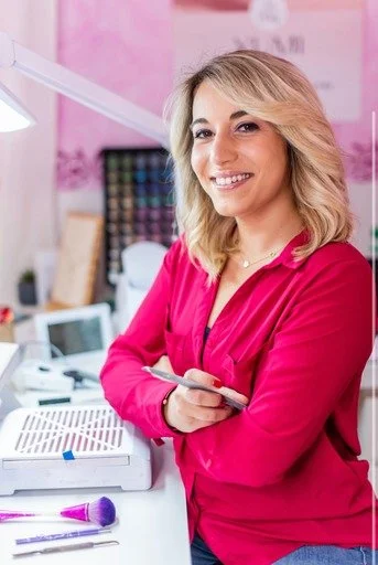 À Propos d'Élégance Beauté : Roxane