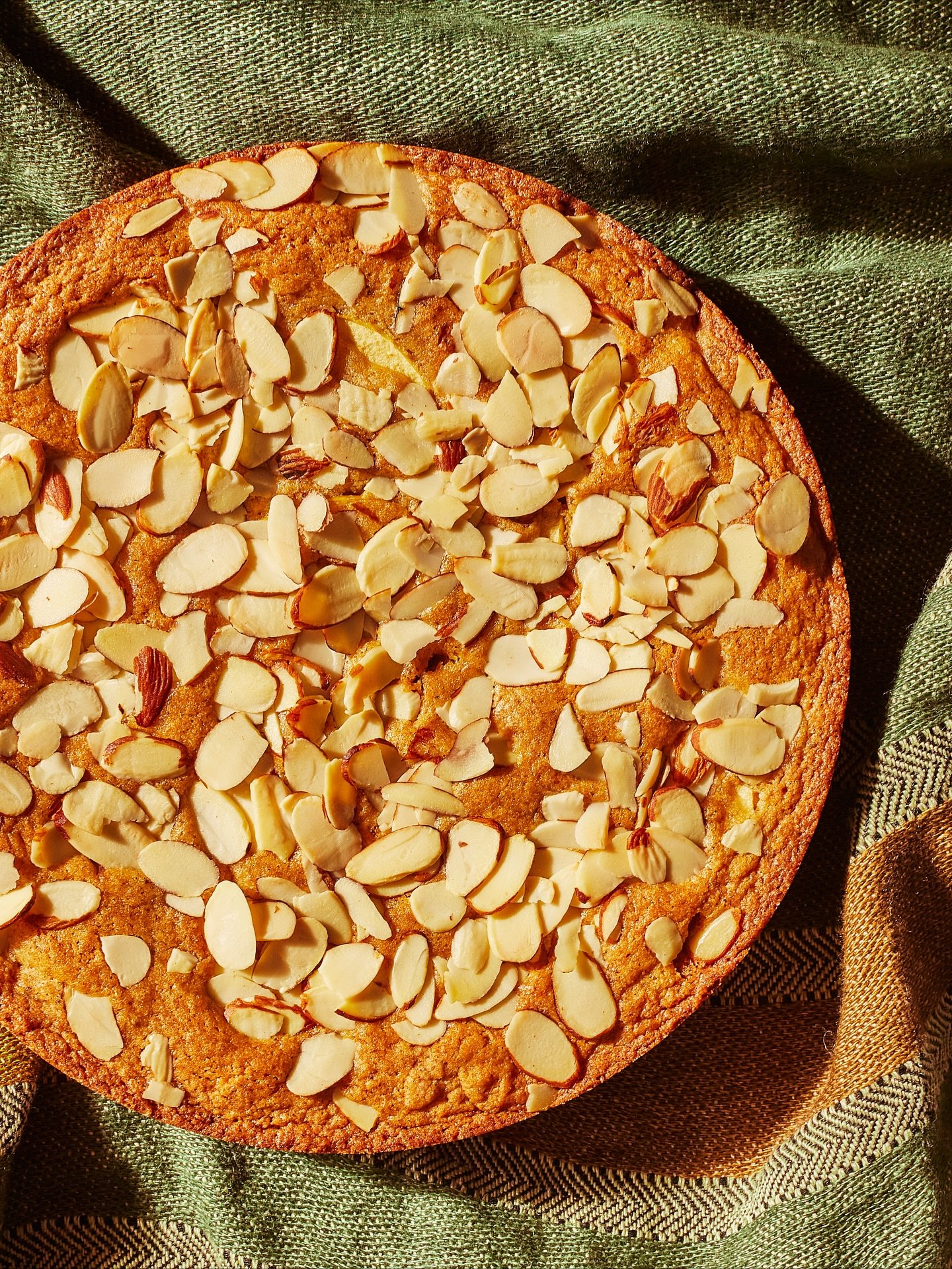 I finally got around to cooking from the lovely Midweek Recipes by @jess_elliott_dennison and this cake was too beautiful not to photograph. The colors reminded me of the gorgeous scenes around Scotland&mdash;some of the most picturesque places I&rsq