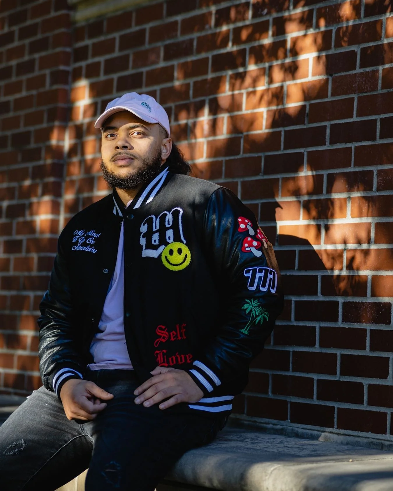 I like the scattered light look in case y&rsquo;all didn&rsquo;t notice already 😅😂

If you&rsquo;re interested in booking a shoot, follow the link in bio to the contact page!