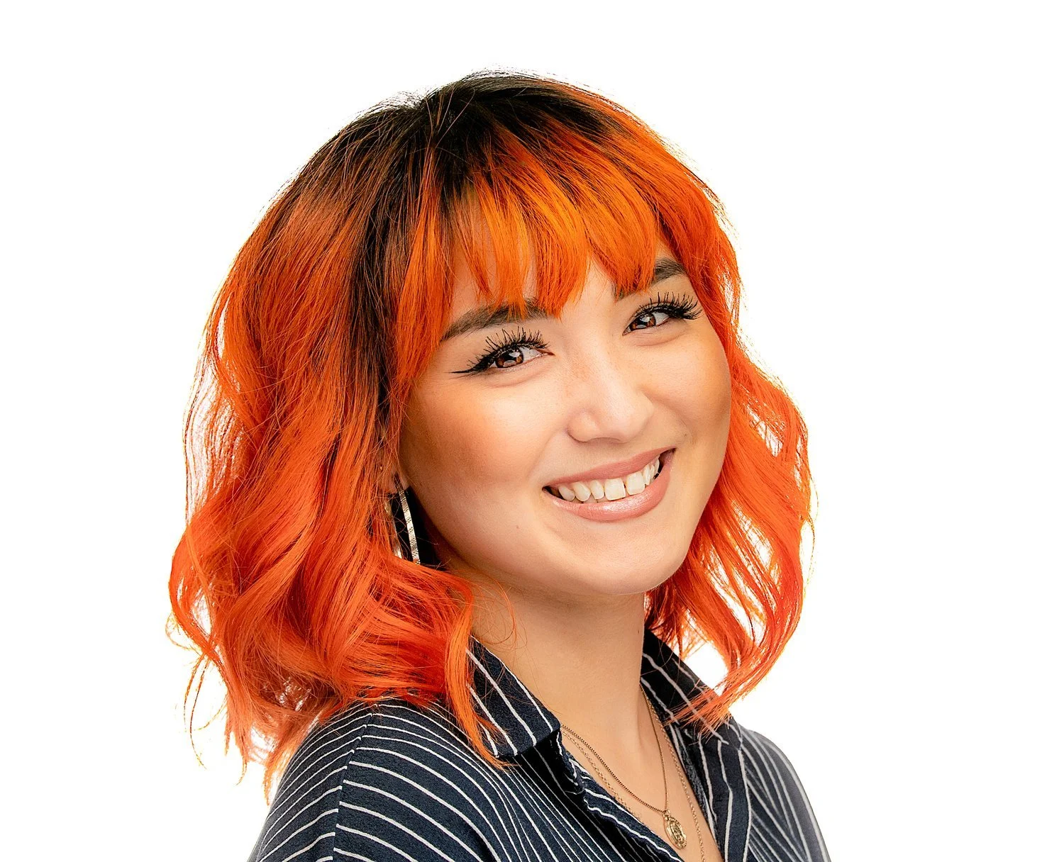 A Comprehensive Guide to Hire the Right Headshot Photographer 