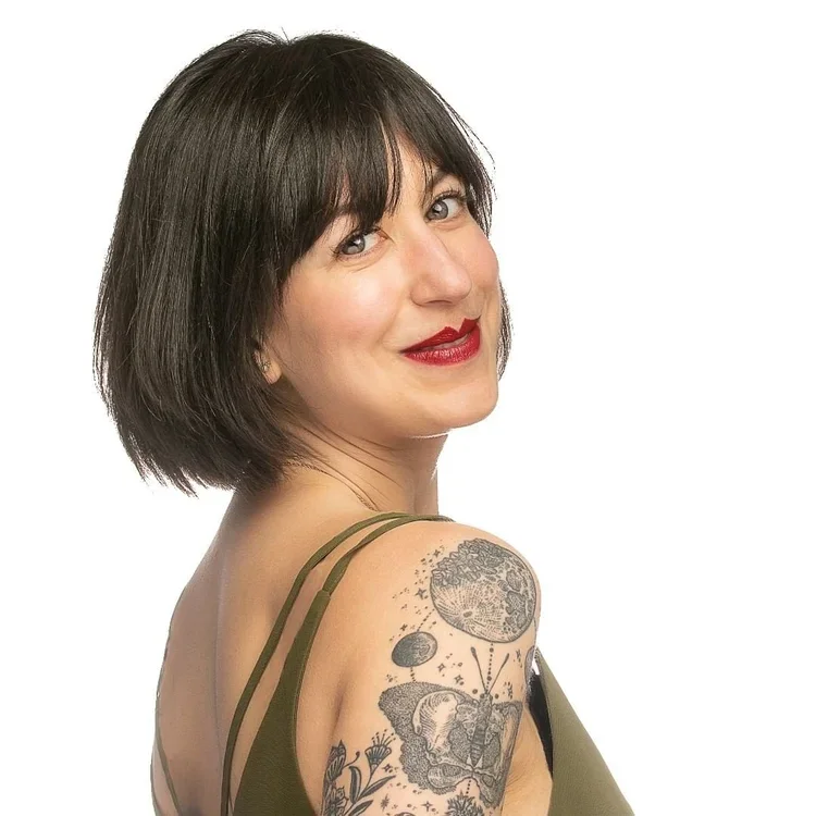 How to Choose the Right Headshot Photographer in Seattle: A Complete Buyer’s Guide