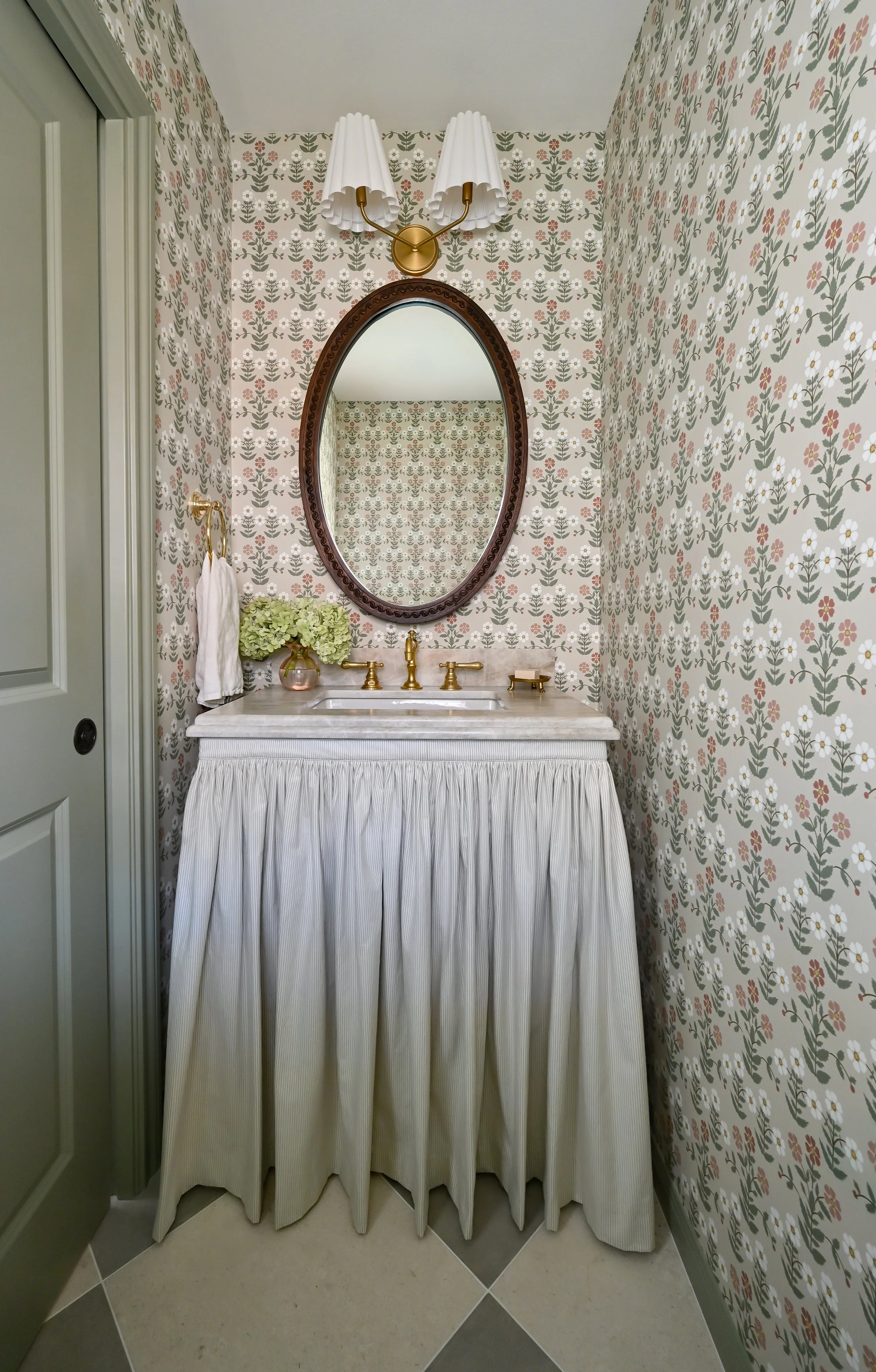 Ashlee Arter-8306-Edit-Edit (1).jpg