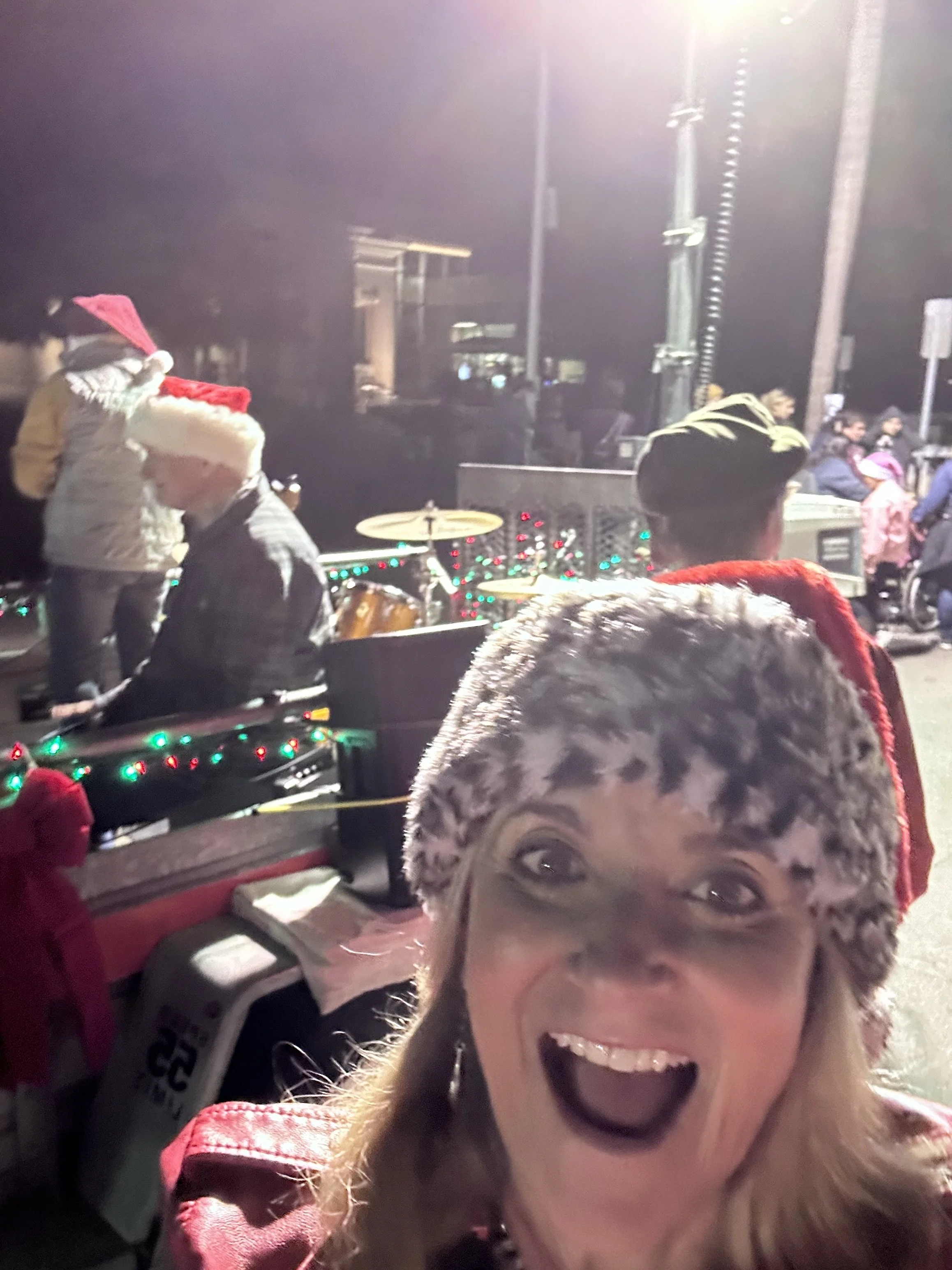 Suenamis at Coronado Christmas Parade