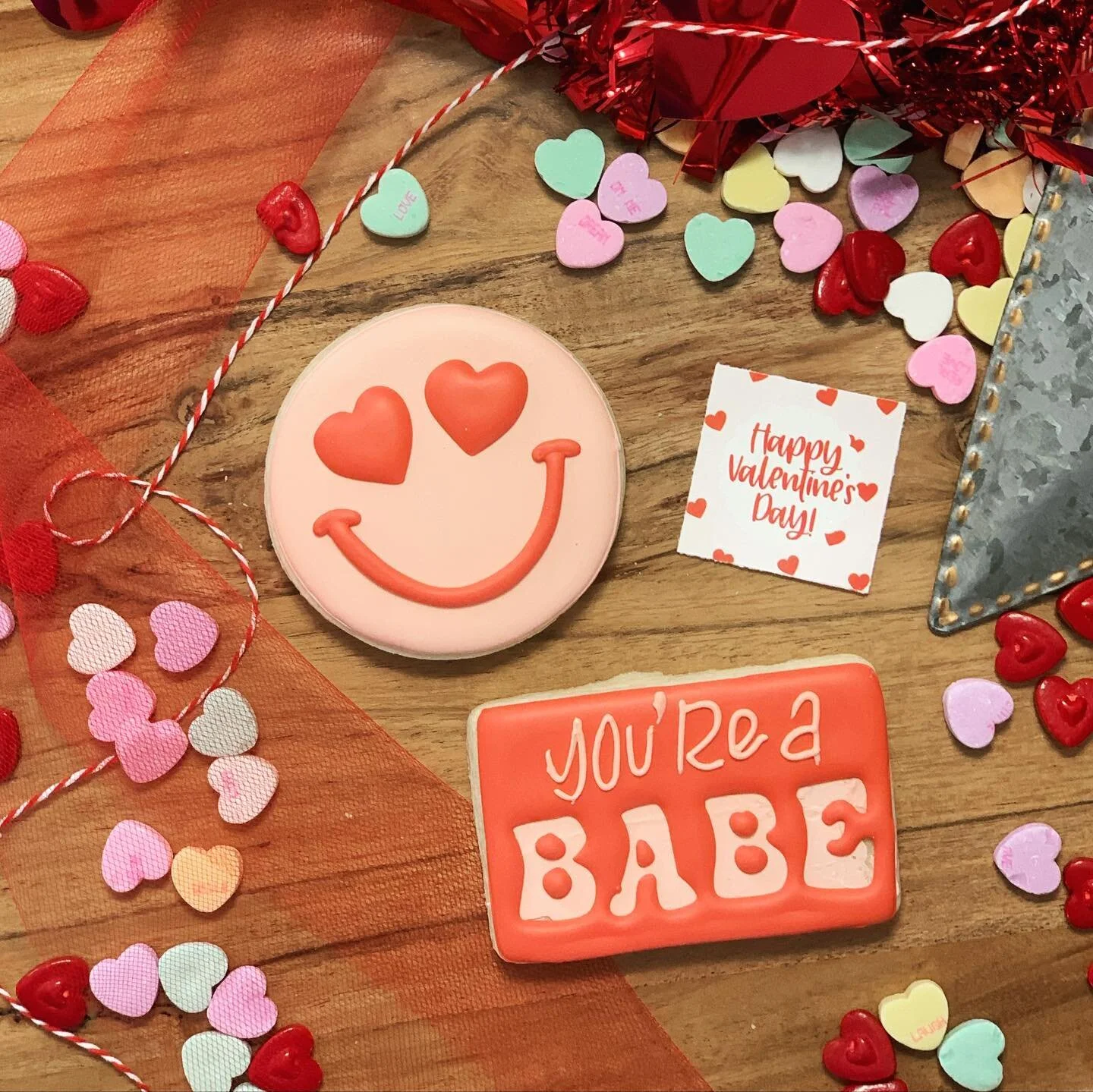 Valentine preorder is still open. Be sure to snag your cutie some sweet treats!

Visit my website to view all the options and to place your order (LINK IN BIO). 🖤💋🤍😍

REMINDER: preorder will close Thursday 2/2 at 9:00PM.

All cookie orders are po