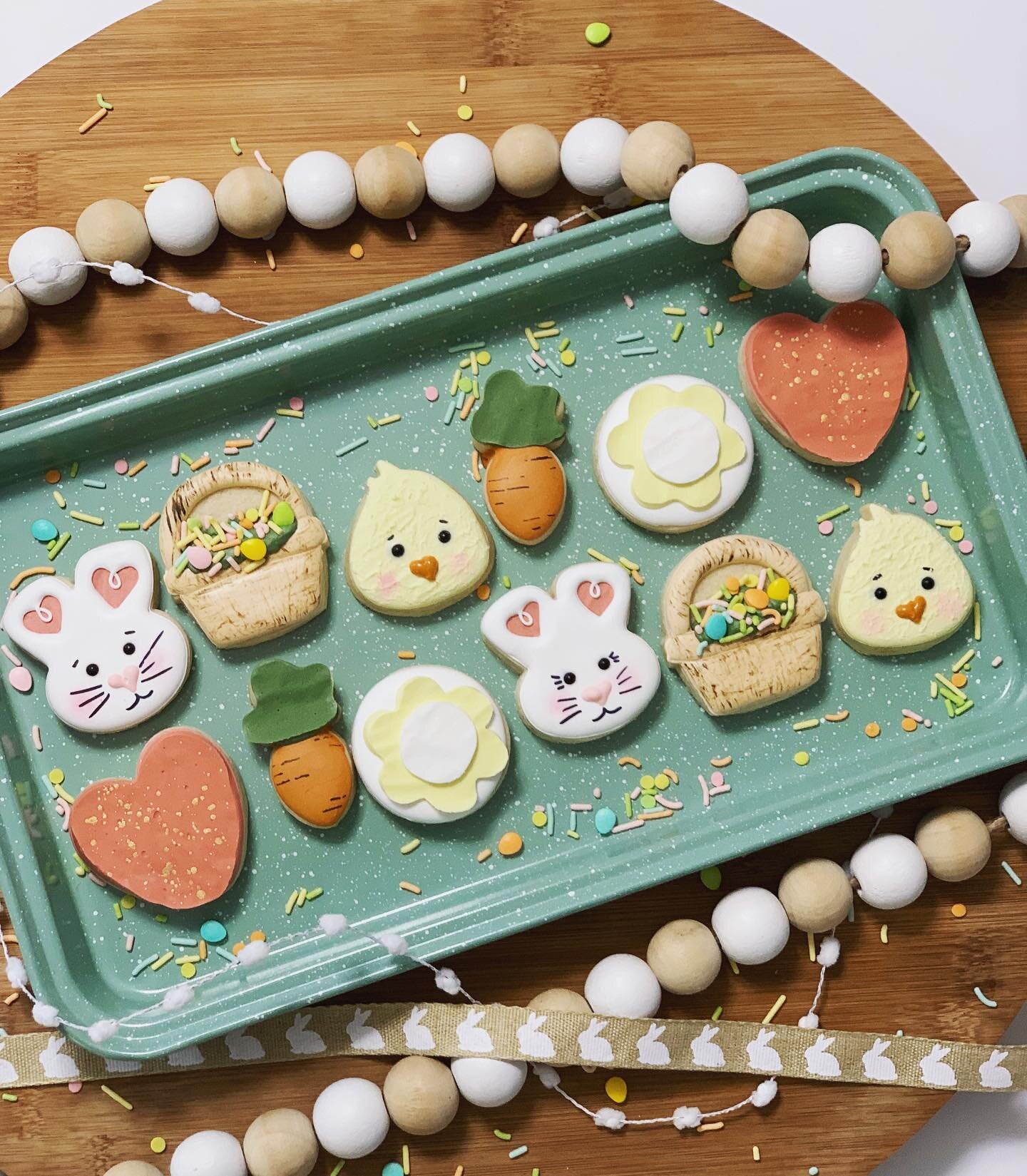 Easter cookie preorder is NOW open!

All Easter options/sets are now listed and available to preorder on my website under Shop (LINK IN BIO). Preorder will close Wednesday 3/29.

Porch pickup will be Friday 4/7 from 9AM-6:30PM. Locals only, I am loca