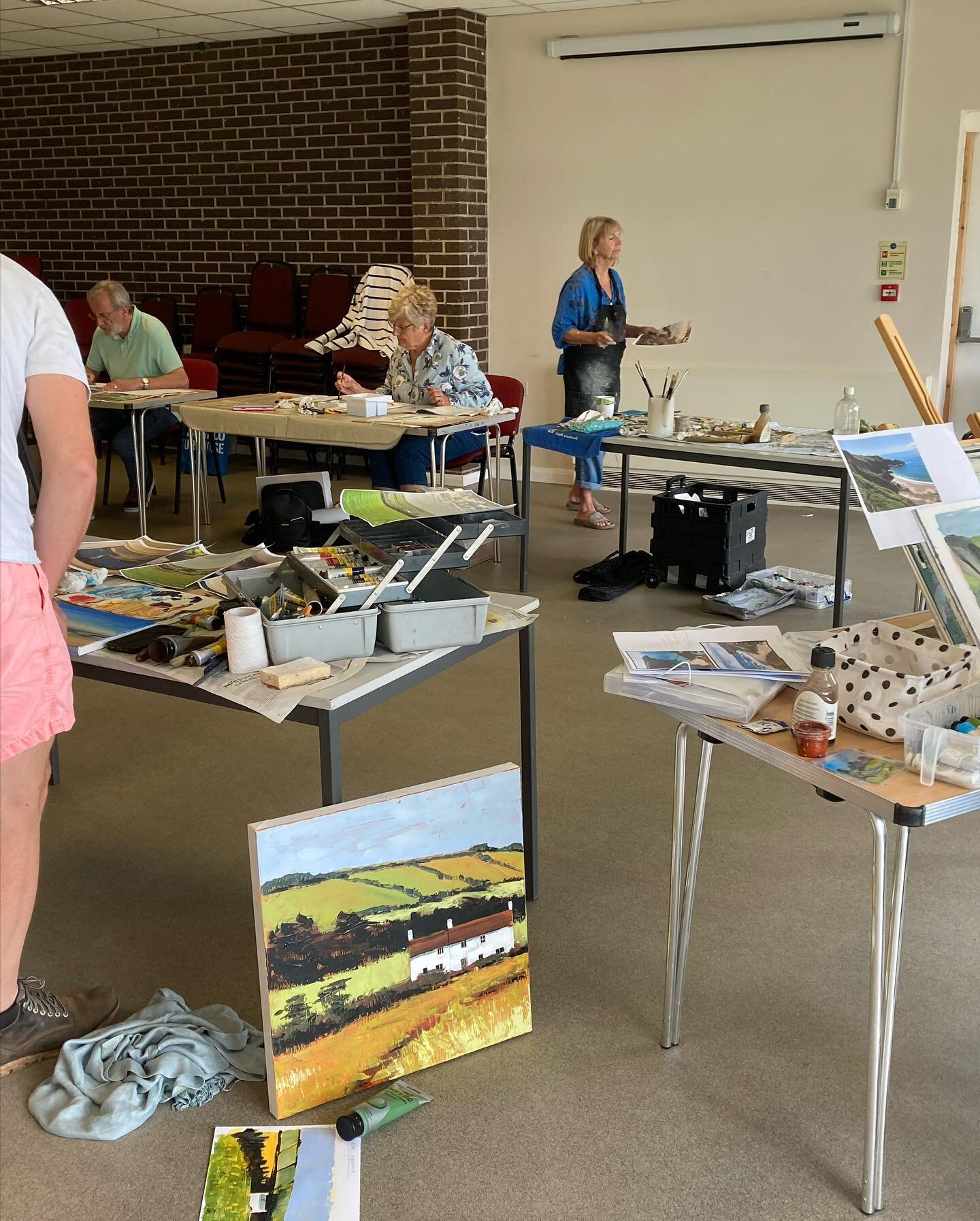 Another successful painting day in Hangstones Pavilion in Yatton. We had oil painting, watercolours, Chinese ink painting and acrylics. Lovely music(when I could get Alexa to work!), super lunch and cake (if I do say so myself!)- Do get in touch if y