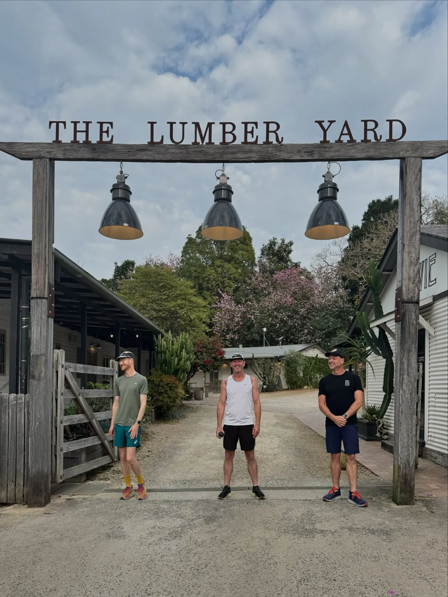 Well done to runners Neil, Jules, Ben, Michael 📸 and Briony for a cruisey Arrowhead Lane run this morning. Great crew! ⚡️

Hope everyone is enjoying the first weekend of school holidays. Keep up the running - yew!