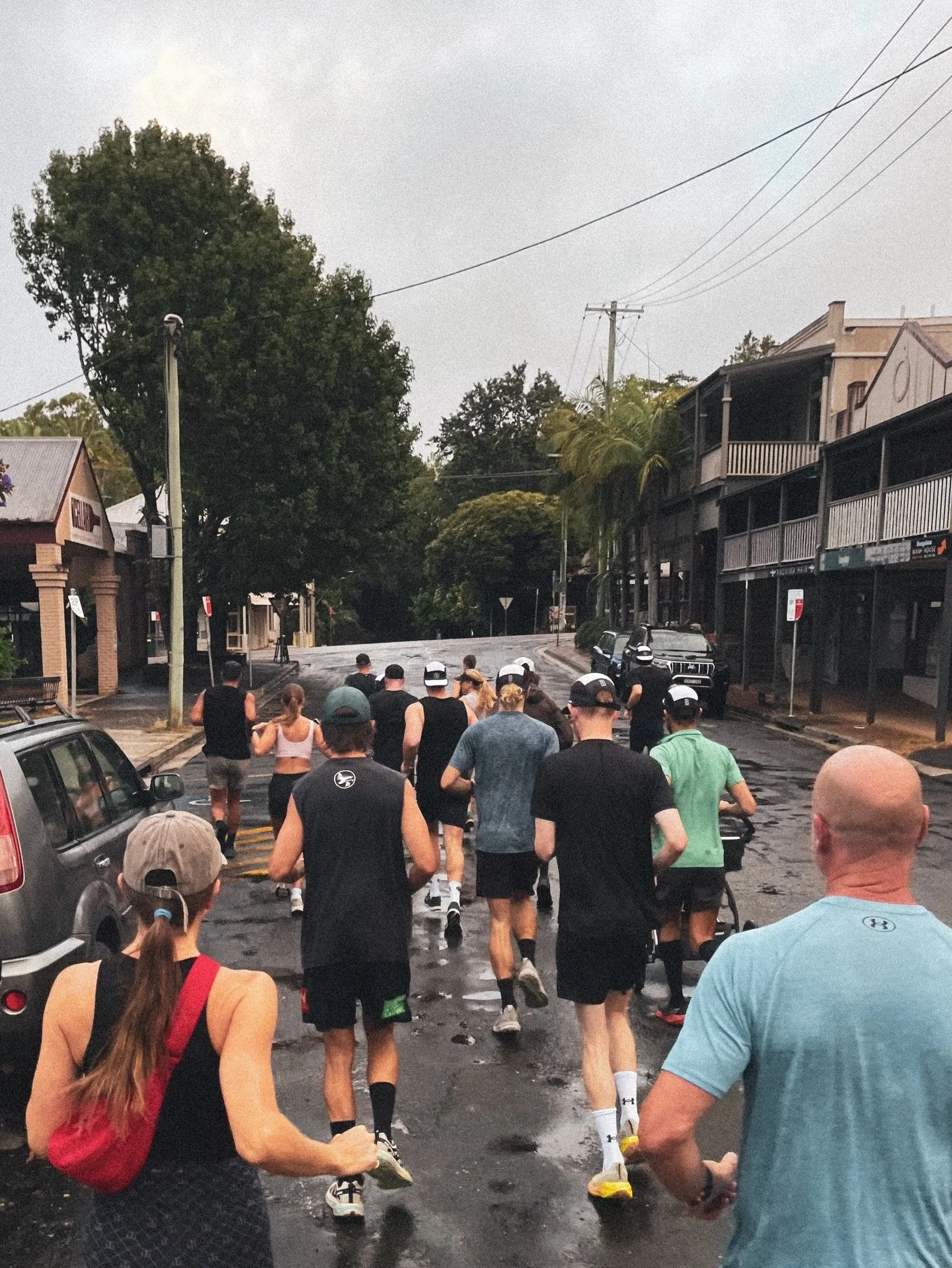 Side-by-side every Sunday morning 🖤🤍 

Go get it today legends! ✨