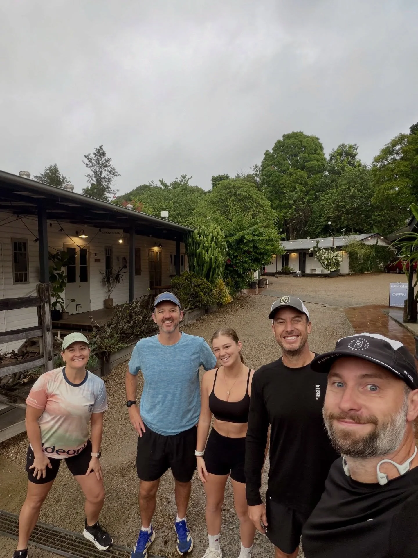 Well done to Caz, Shaun, Jasmine, Adrian, George and Georgia for getting out for chocolate fuelled Sunday run this morning.

Kudos to Caz and Jasmine for coming on a first run with us! Yew! How good. 

Happy Easter everyone - have a great day.

Banga