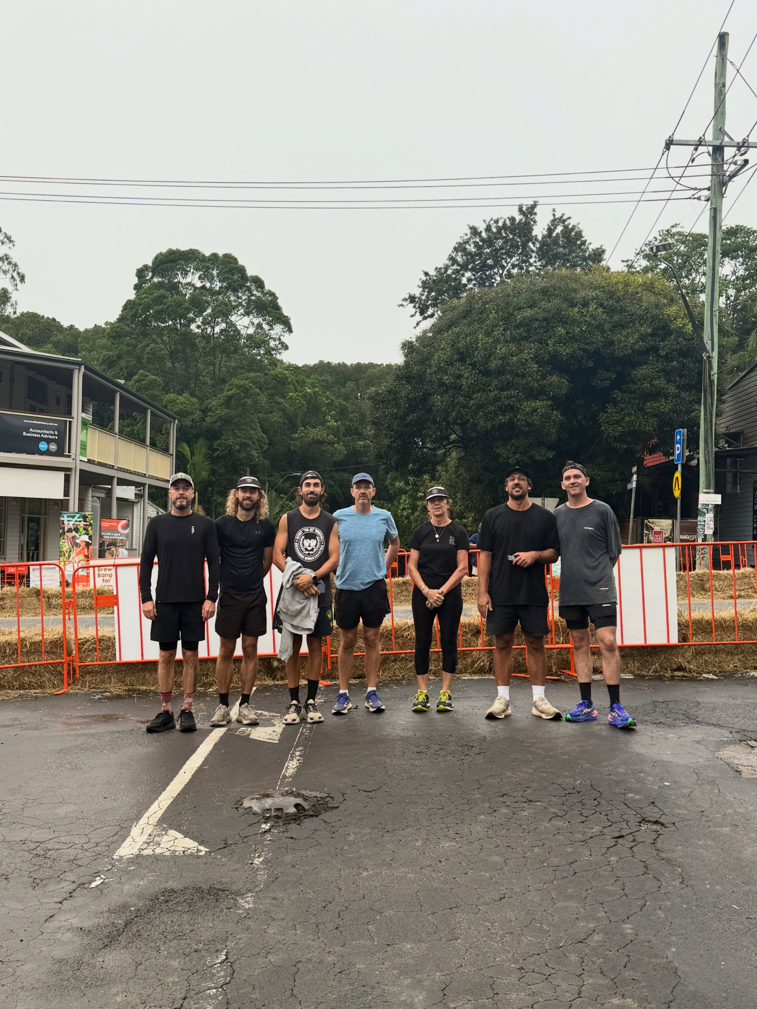 Well done to runners Adrian, Dan, Aaron, Shaun, Jo, Dave, Jay and Sean for helping set up the Bangalow Billycart Derby bales and barriers - and for the morning run. So good team!

A reminder that help is needed in the afternoon around 3:30pm to help 