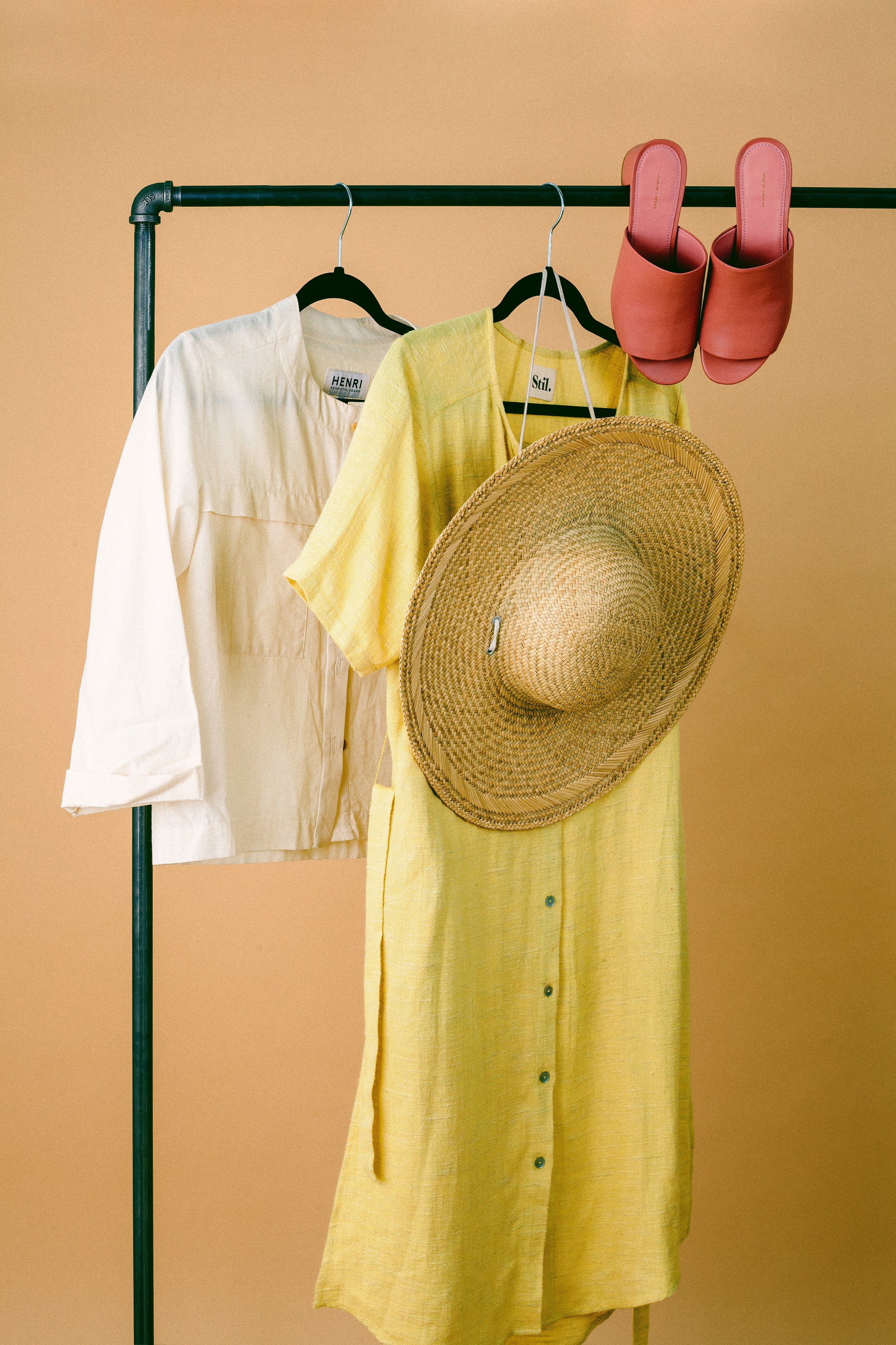 Editorial shot for the Sloth, 2018 
Art Direction: Cassandra La Flor 
Creative Direction: Namu Park 
Photographed by James Huang