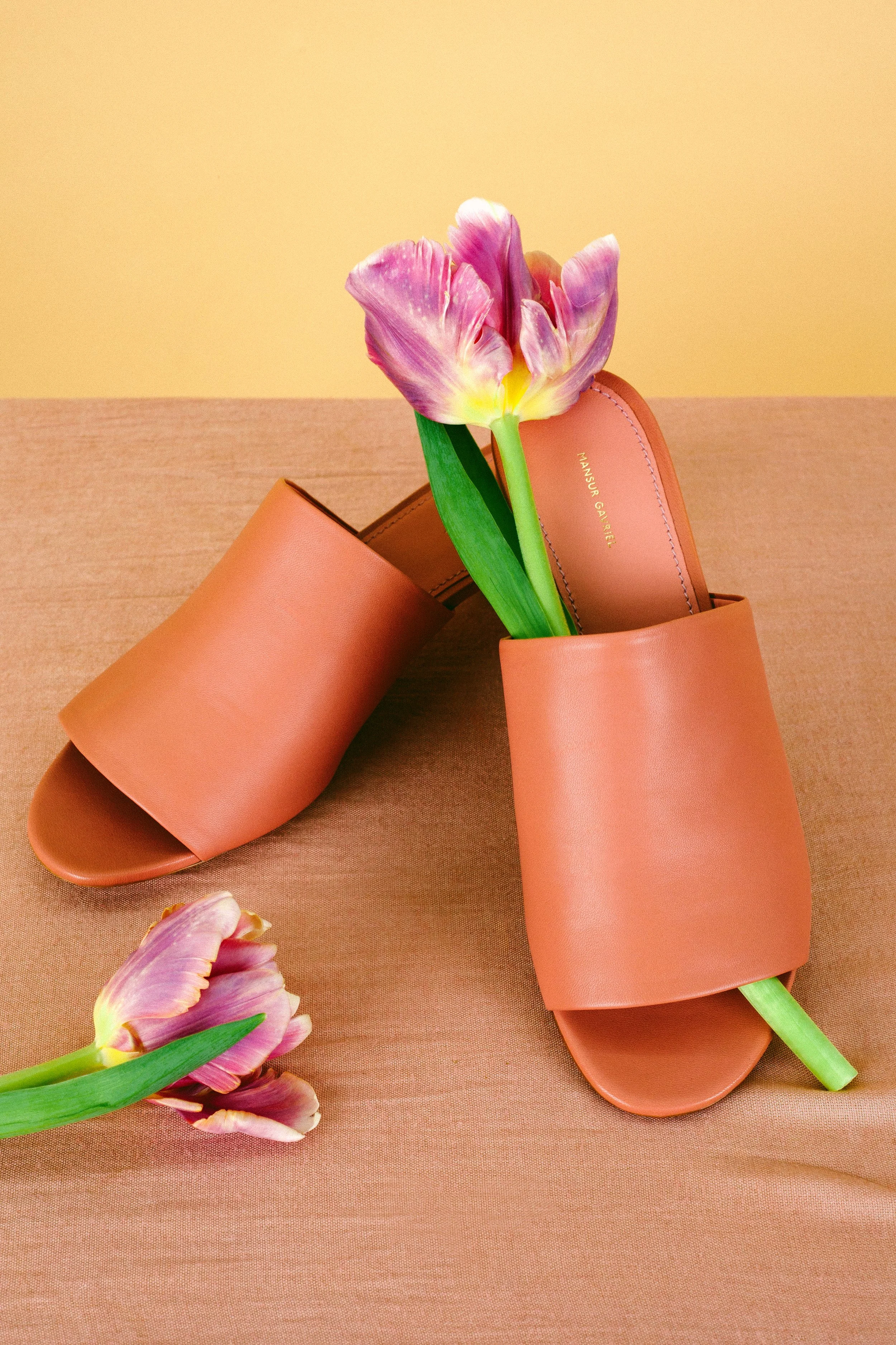 Editorial shot for the Sloth, 2018 
Art Direction: Cassandra La Flor 
Creative Direction: Namu Park 
Photographed by James Huang