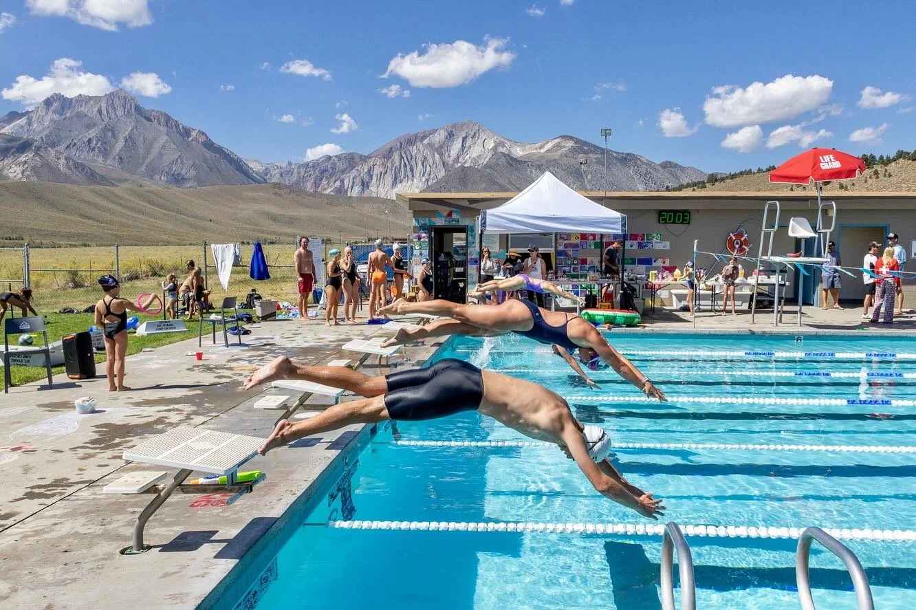 Reminiscing of summer sports already!! Our very own, MMCF supported, Mammoth Lakes Swim Team had a super solid season π‍βοΈ
Throughout the summer, Mammoth Swim offered training sessions five days a week and about 30 to 40 swimmers attended each