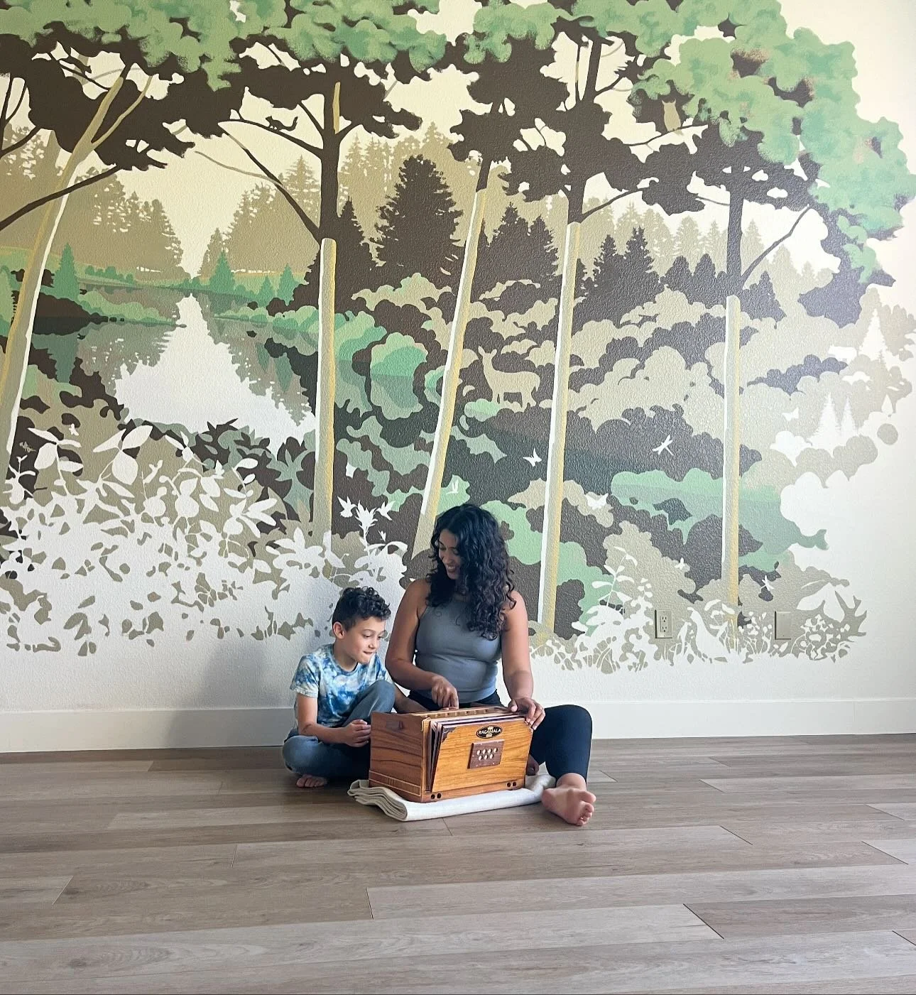 Family yoga this Saturday!🐱🐶🦊🐻
Join Dana in a joyfull, fun, and connection-filled practice with your littles! This Saturday, 11:30 am - 12:30 pm - come experience a memorable time together. 
$40 for caregiver + child
Link 🔗 in bio to sign up or 