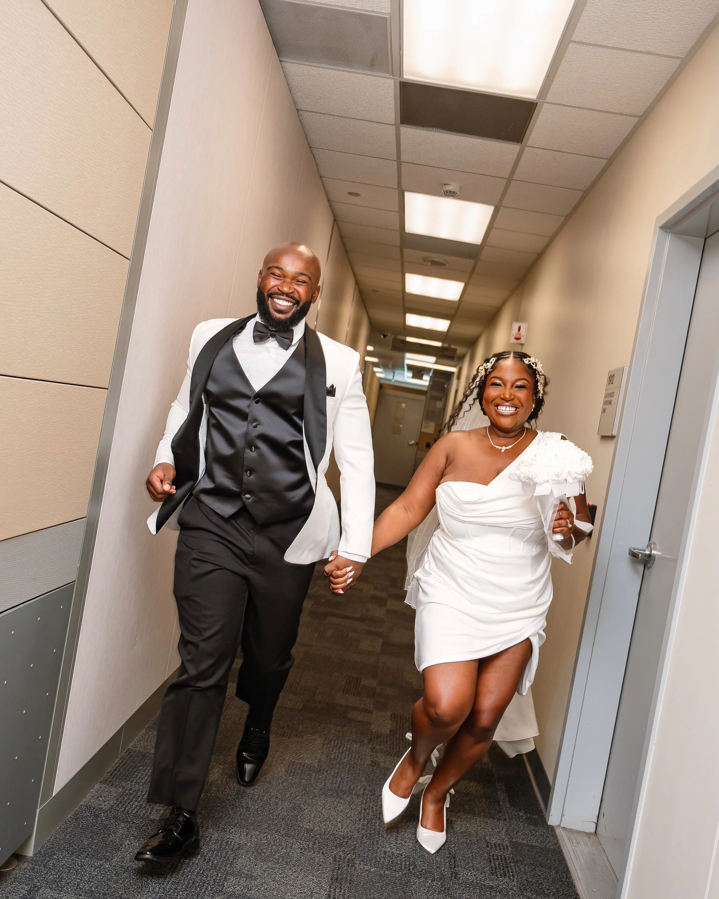 Perfectly happy.💍
.
.
#miamiweddingphotographer #elopementweddingphotographer