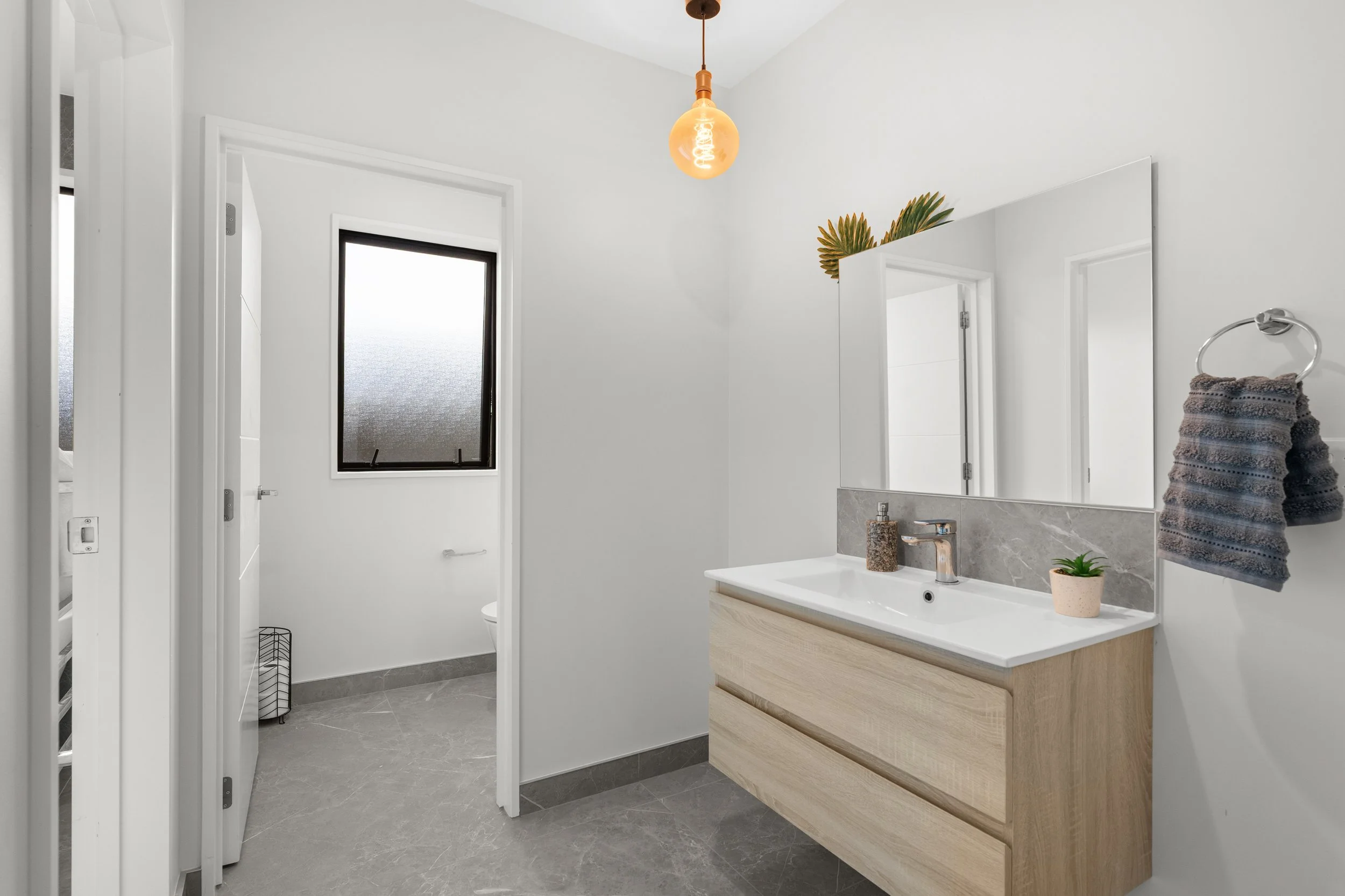 8 Eastonfield Drive-10.jpg