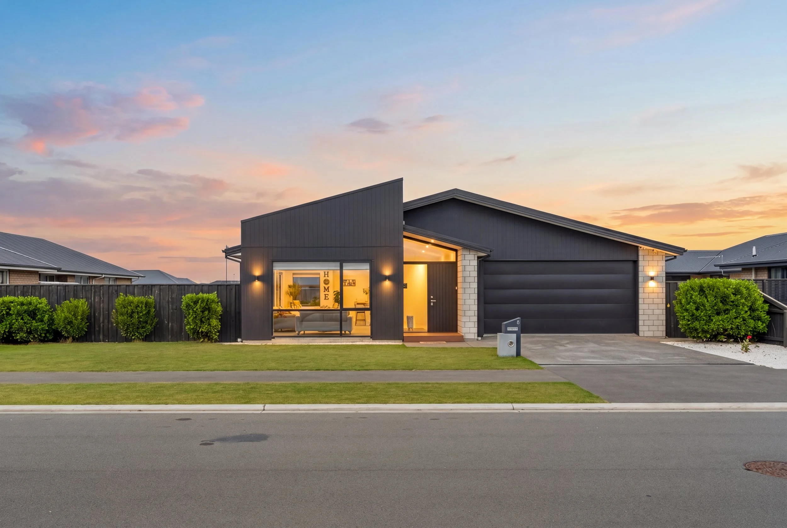 8 Eastonfield Drive-21.jpg