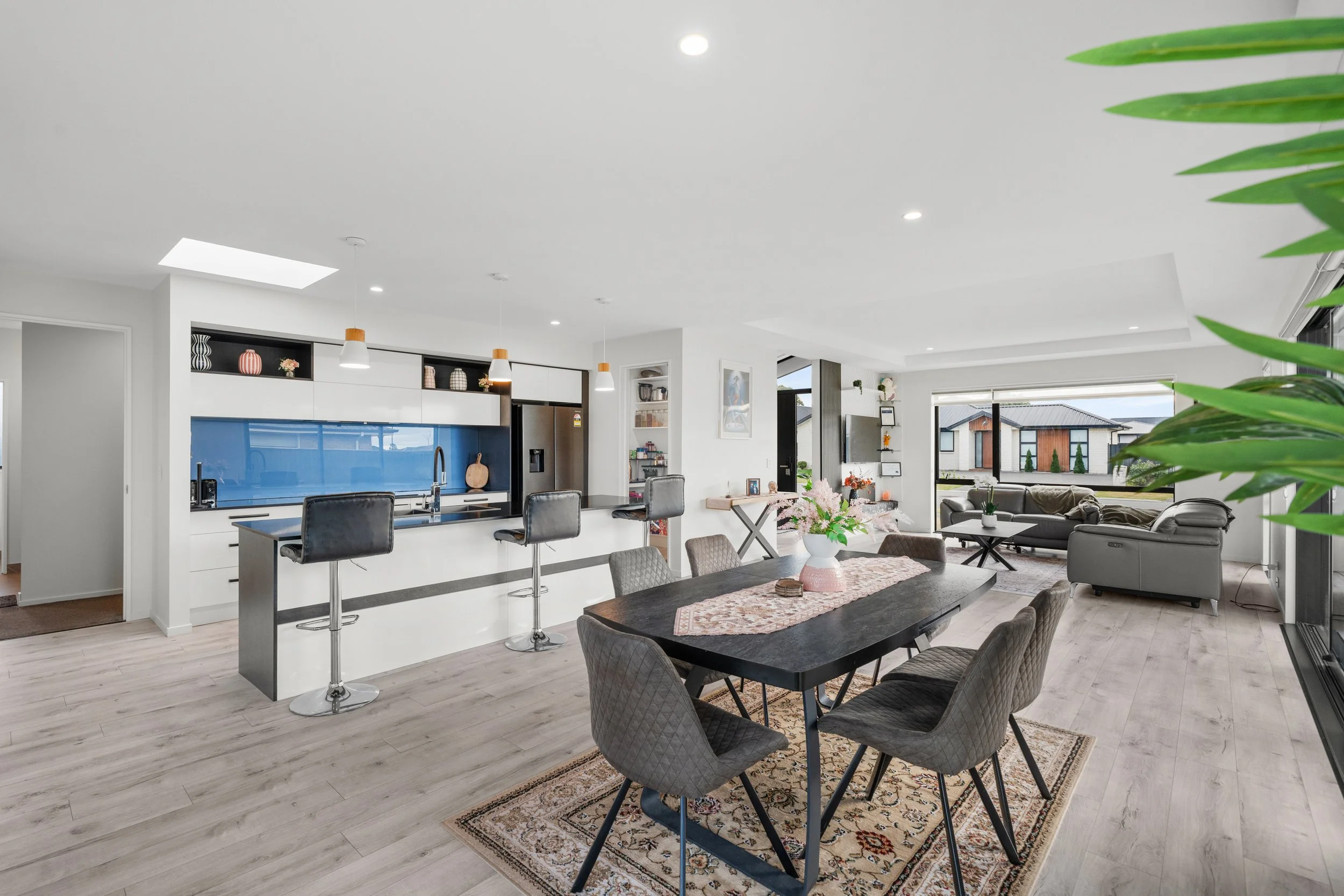 8 Eastonfield Drive-6.jpg