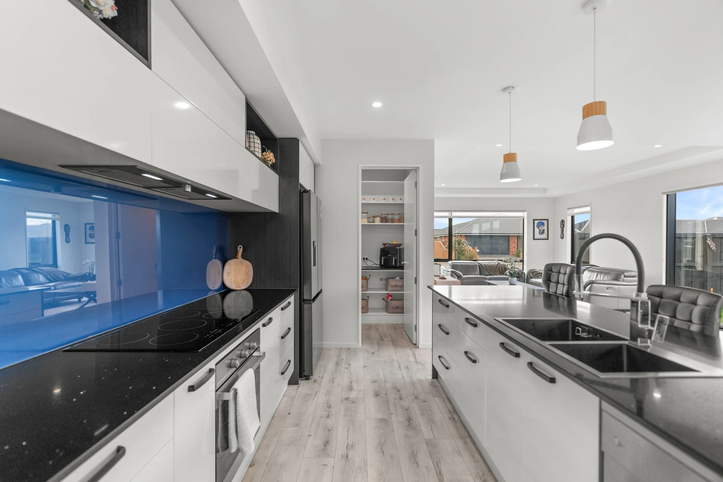 8 Eastonfield Drive-5.jpg