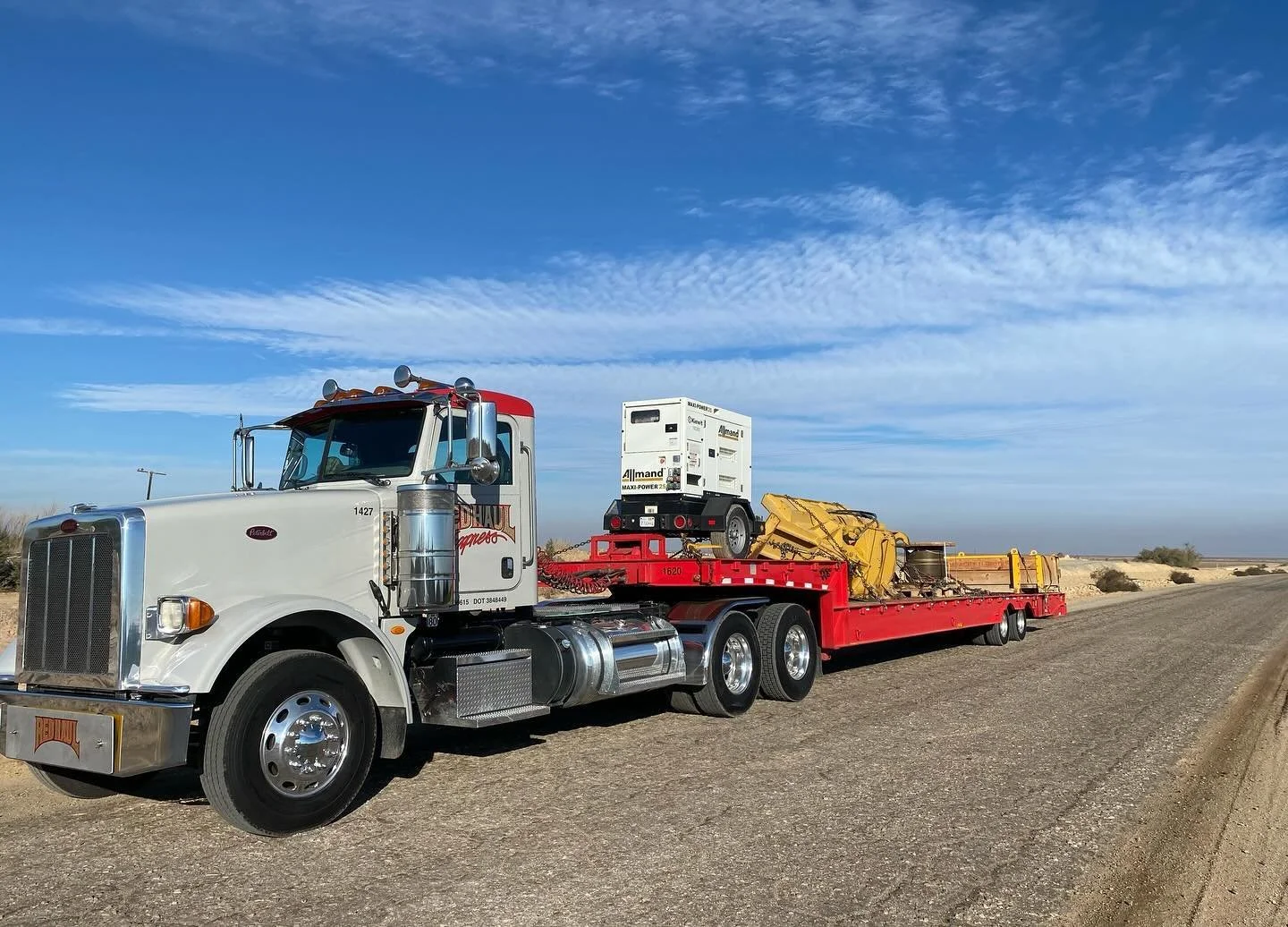 #redhaulexpress #lowbed #flatbed #muvalltrailers #attachments #generator #disc #loaded #367 #14k #inlandempire #trucking #civilengineering #engineering #earthmoving #gear #sunshinestate #desert #trucklife #rome #ontime #onecall #heavyhaul #equipment 