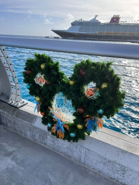 Christmas-Wreath-Disney-Cruise-Line.png