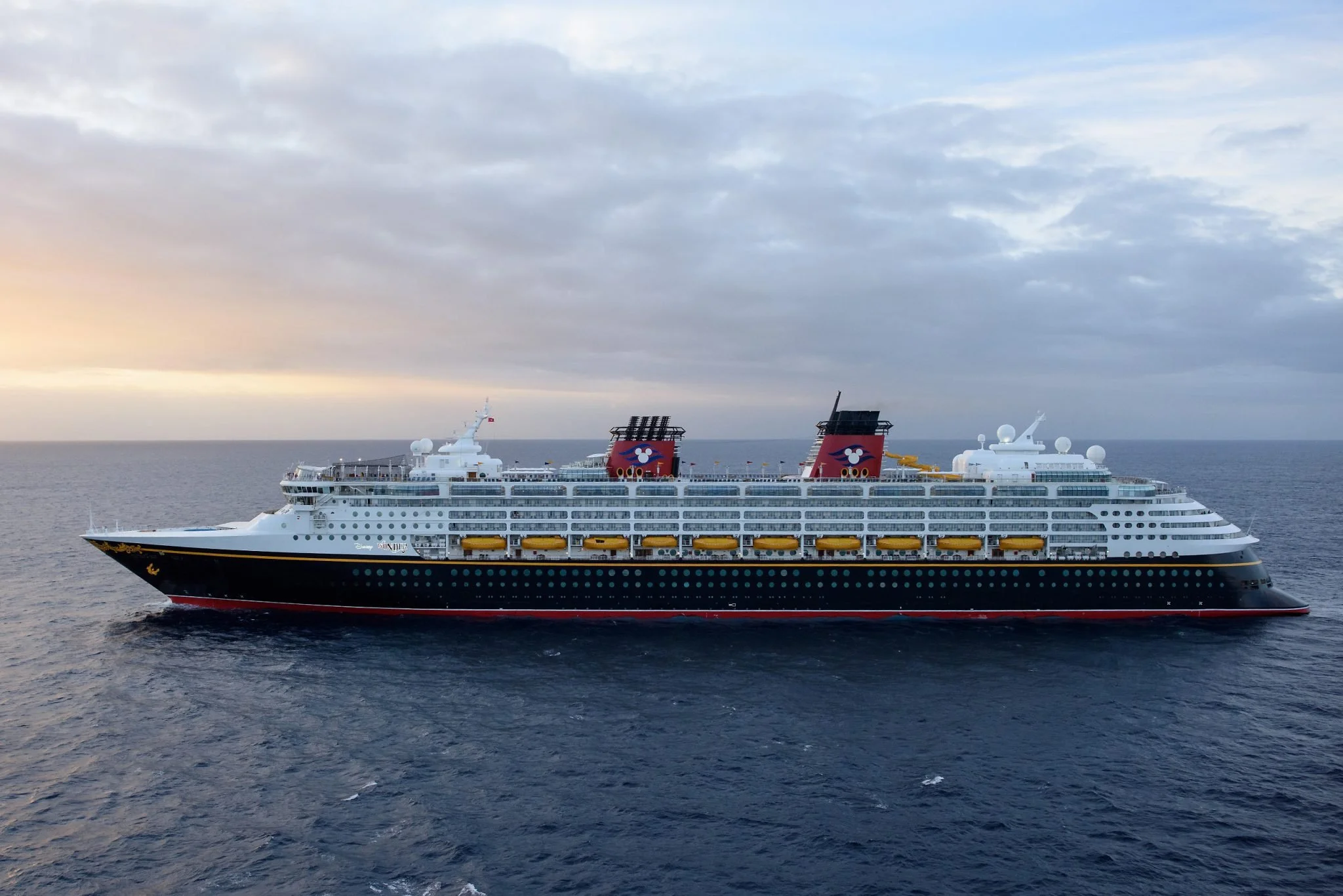 Disney-Wonder-Exterior-2048x1366.jpg