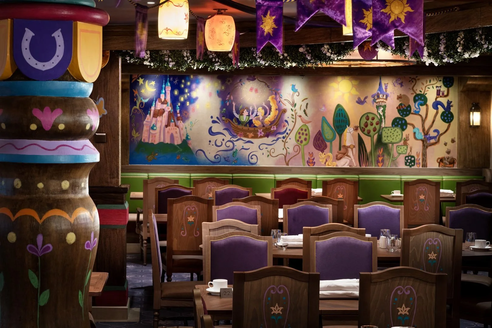 Enchanted-Summer-Restaurant_Maxiumus-Dining-Room__Disney-Adventure-2-1620x1080.jpg