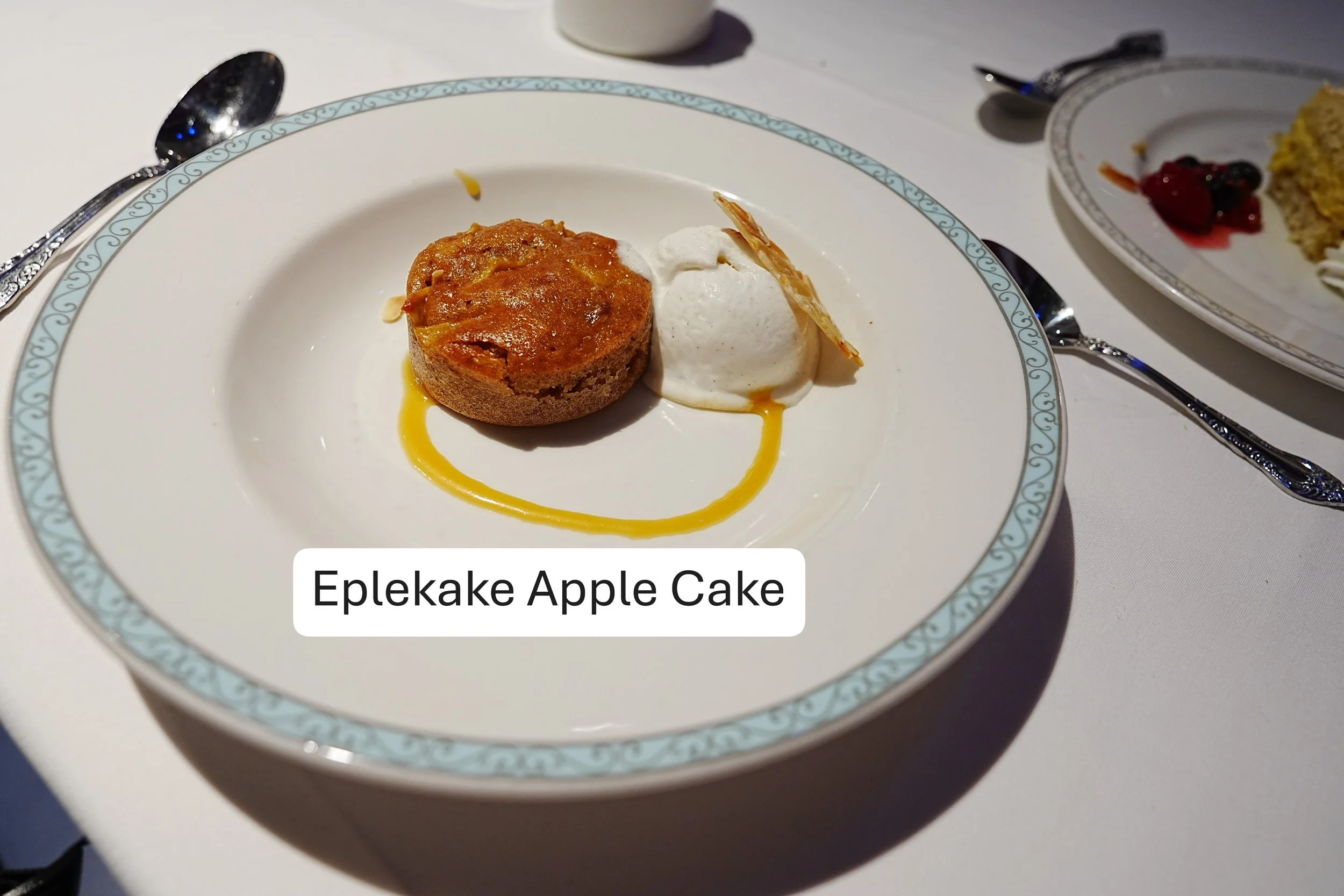 2026-02-13-Wish-Arendelle-Eplekake-Apple-Cake-1.JPG