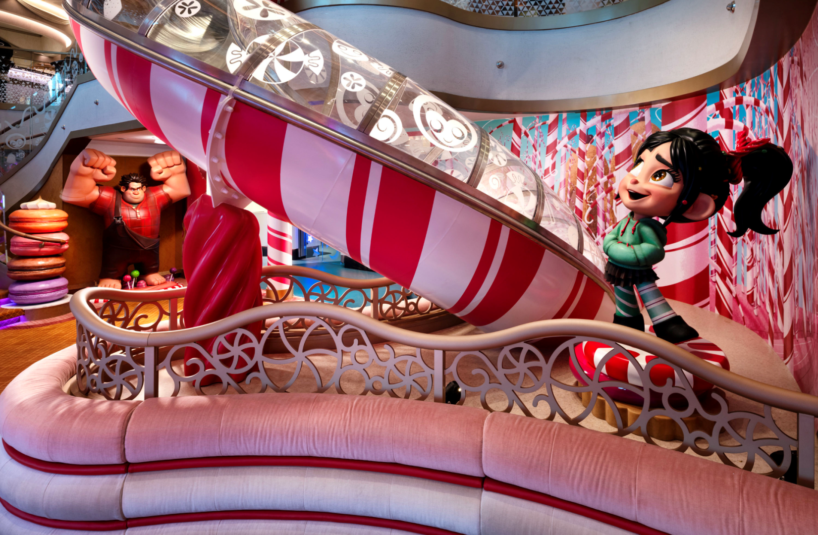 Oceaneer-Club-on-the-Disney-Destiny-1651x1080.png