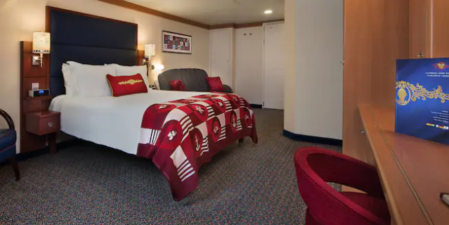 Deluxe Oceanview Stateroom Category 9C, 9D 3.PNG