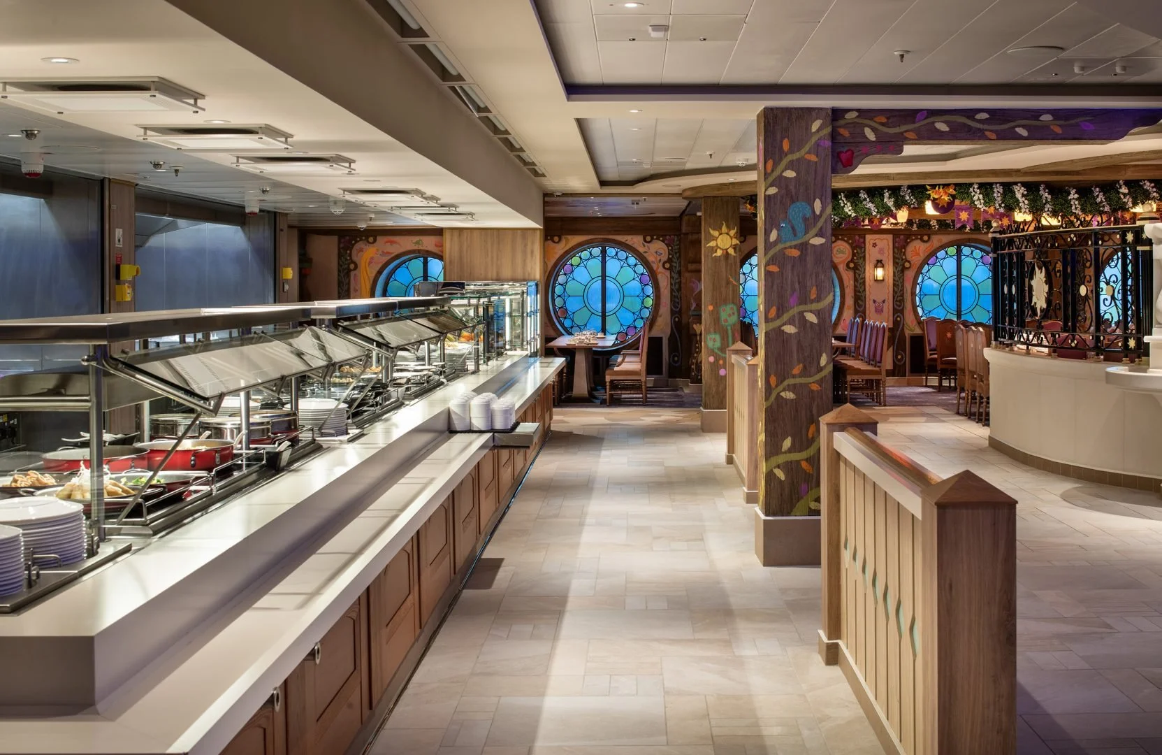 Enchanted-Summer-Restaurant_Maxiumus-Dining-Room__Disney-Adventure-3-1663x1080.jpg