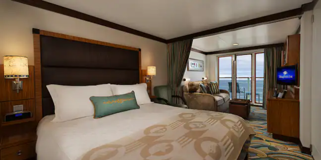 Concierge Family Oceanview Verandah Stateroom Category V 3.PNG