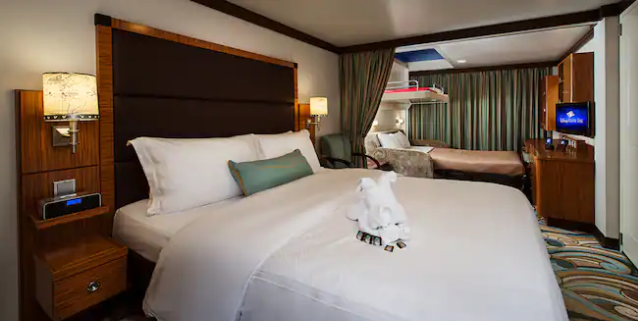 Concierge Family Oceanview Verandah Stateroom Category V 8.PNG