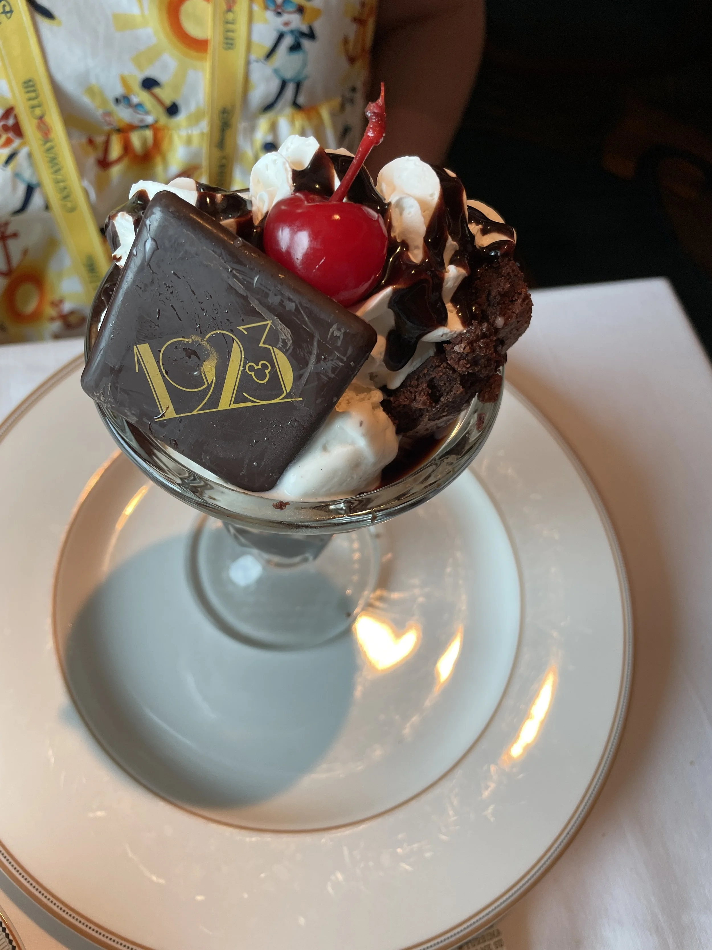 2023-05-26-Wish-1923-Hollywood-Hills-Hot-Chocolate-Fudge-Sundae.JPG