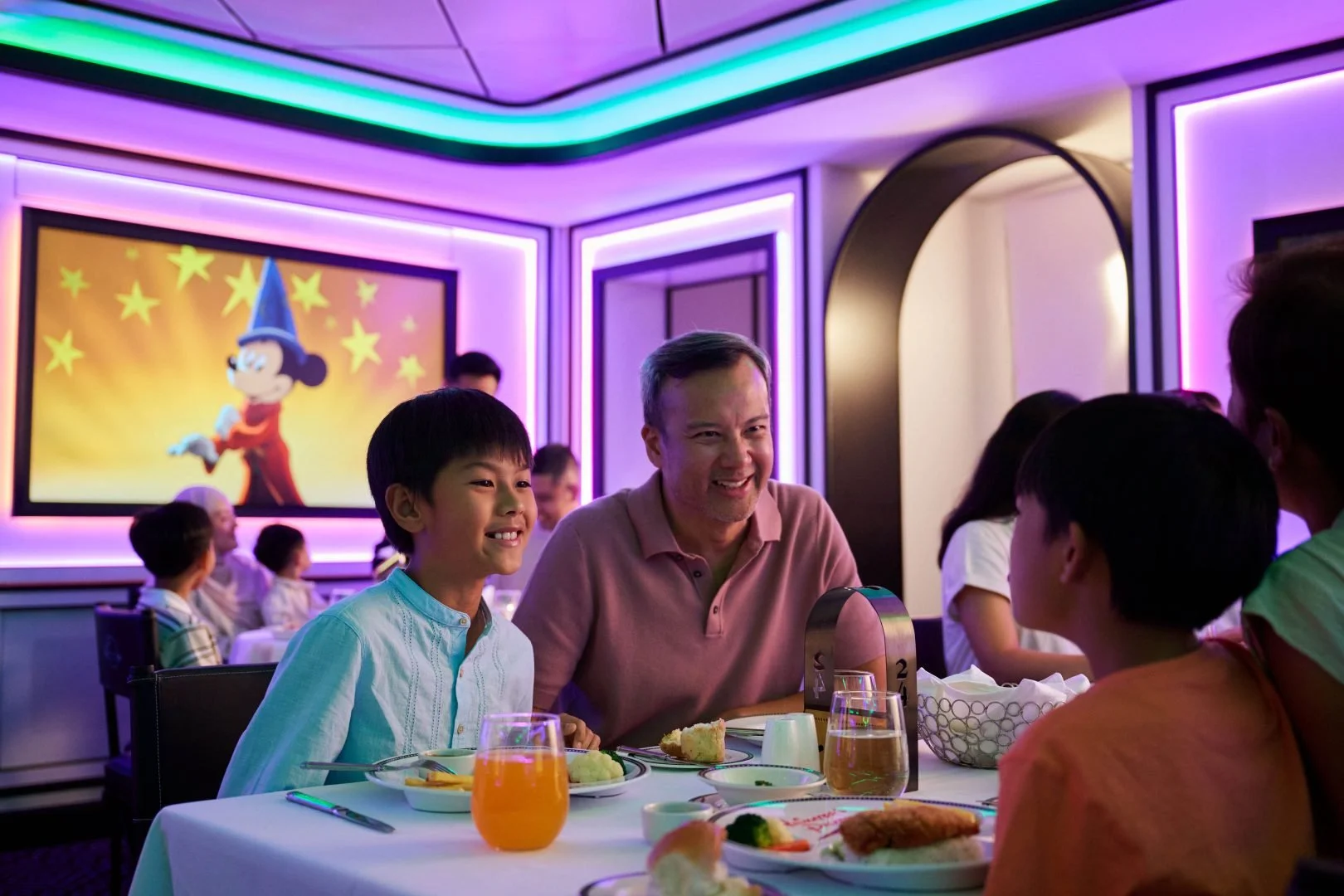 Animators-Palate_Disney-Adventure-3-1620x1080.jpg