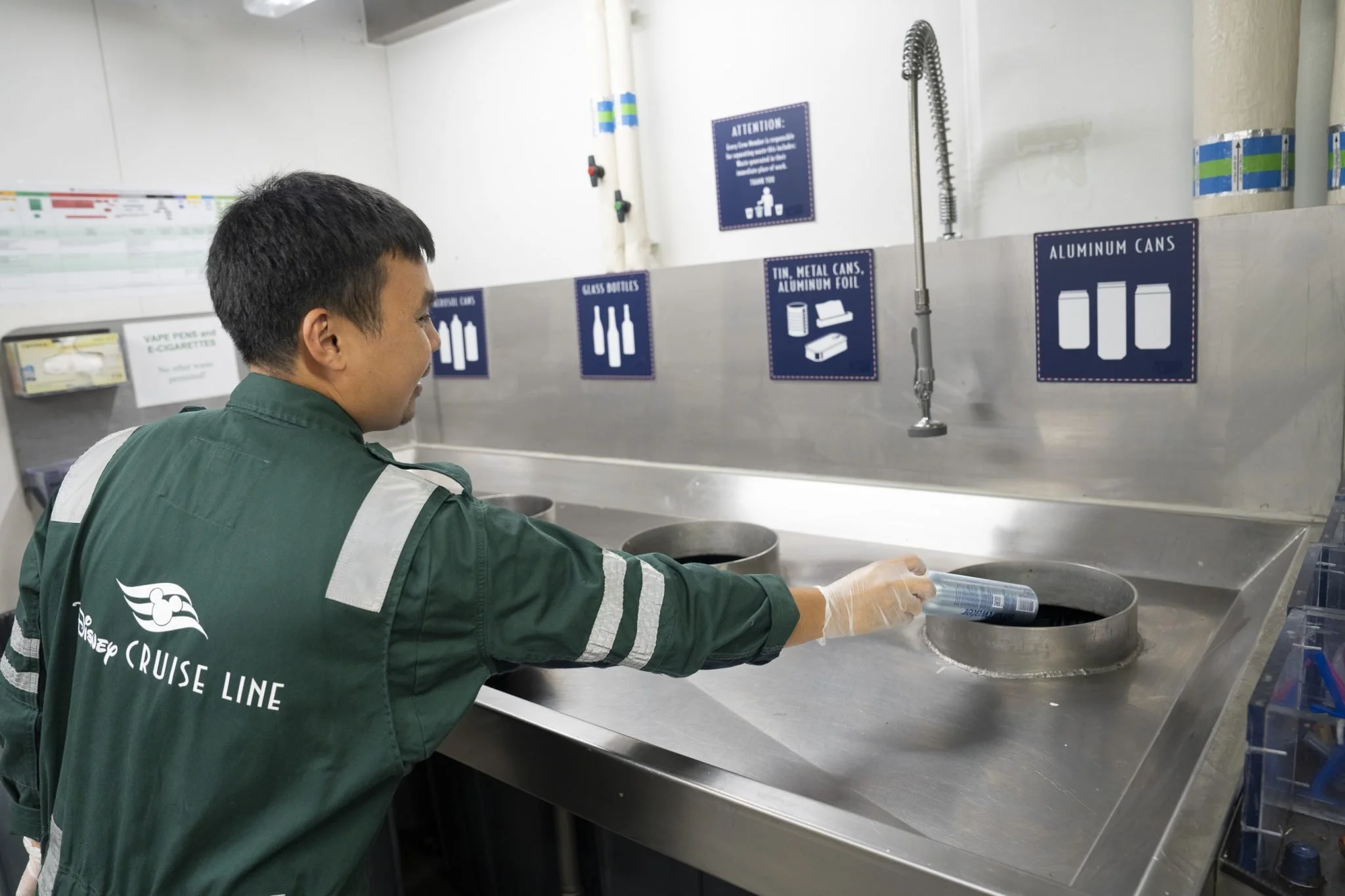 1-Recyling-Room-2048x1365.jpg