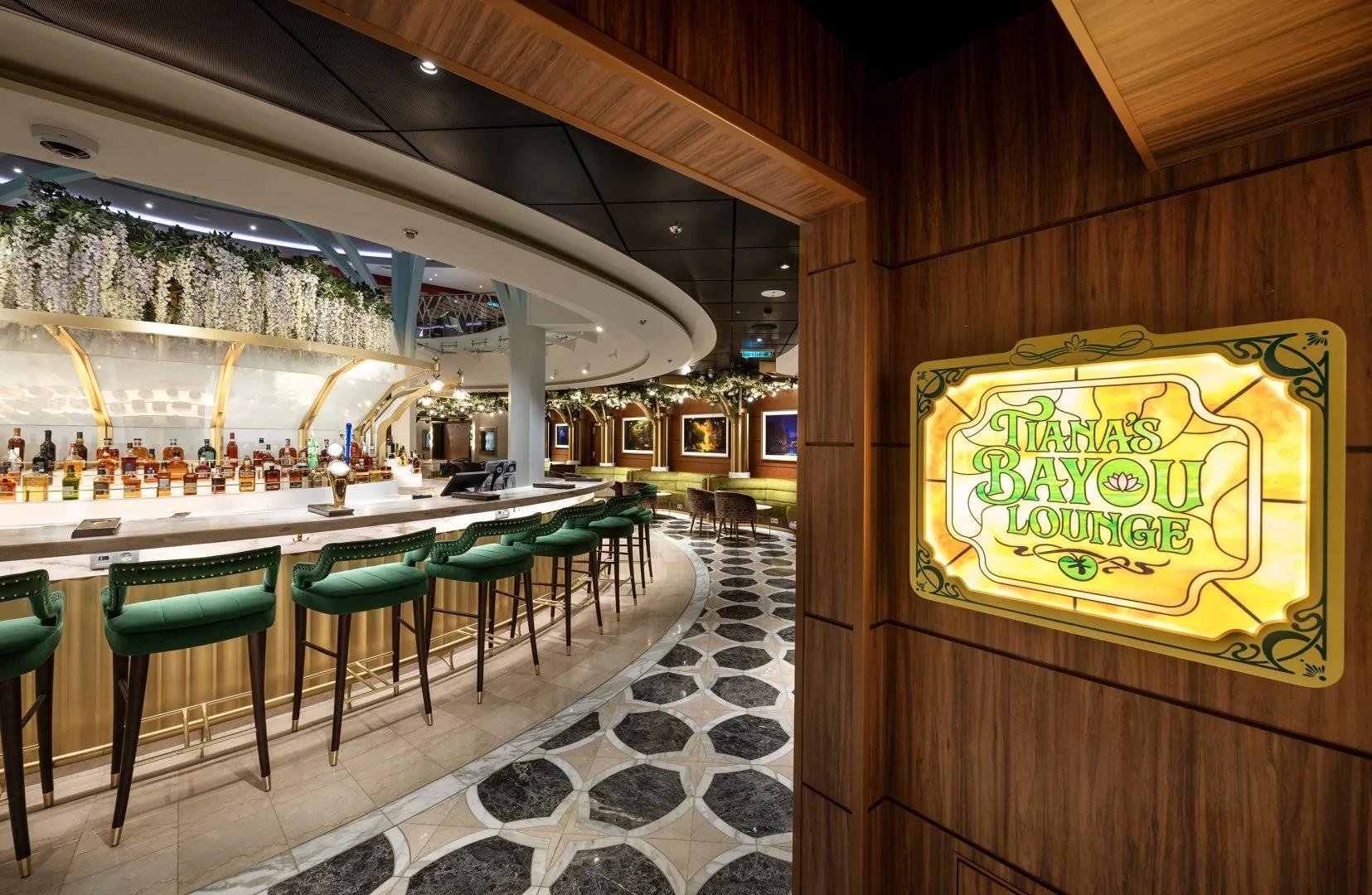 Tianas-Bayou-Lounge_Disney-Adventure-3-1655x1080.jpg