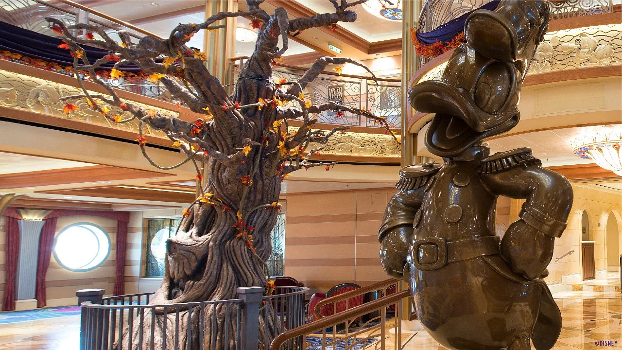 Halloween-Trees-on-Disney-Ships-Dream.jpg