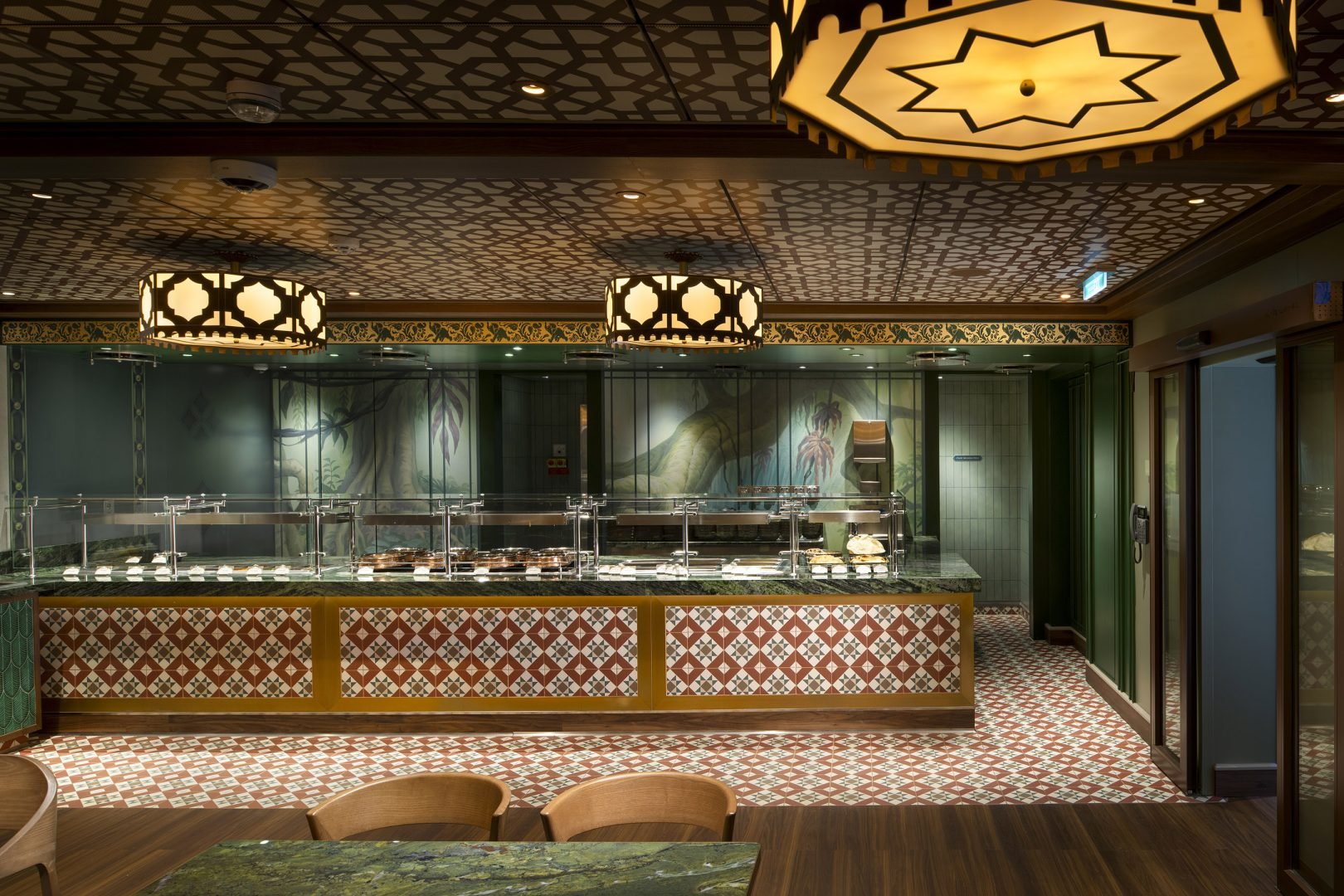 Mowglis-Eatery_Disney-Adventure-4-1620x1080.jpg