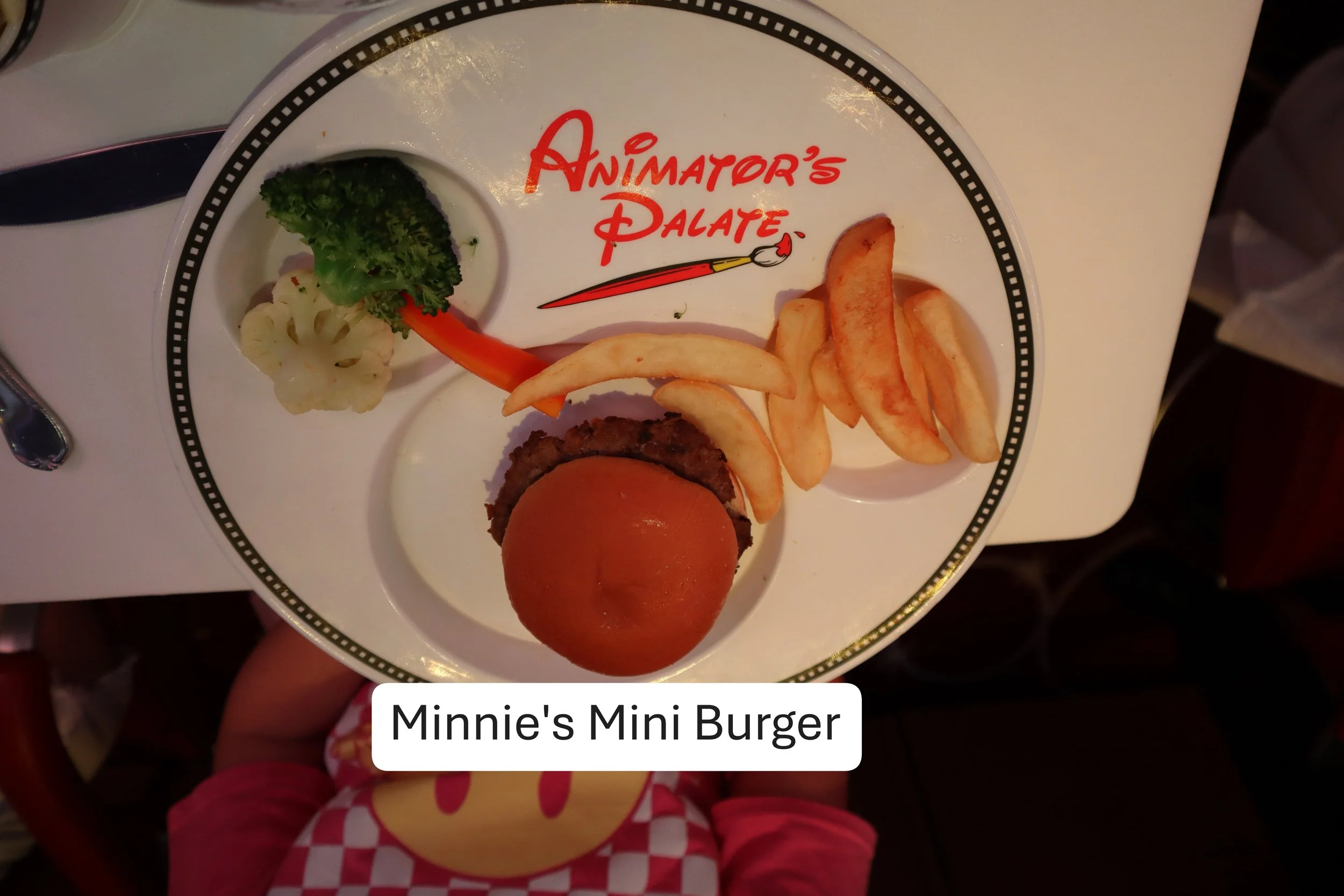 2025-08-29-Dream-Embarkation-Lunch-Minnie's-Mini-Burger.JPG