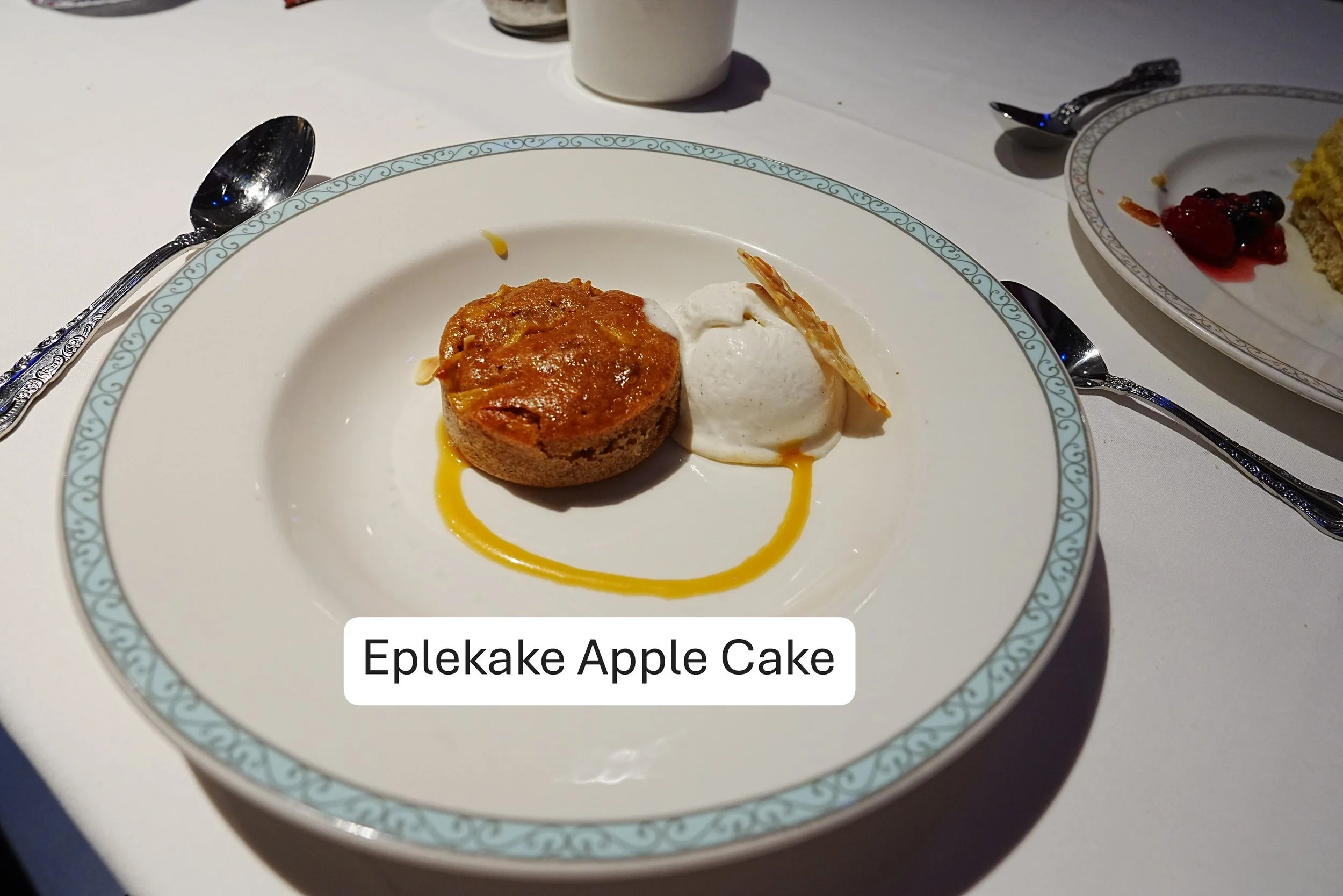 2026-02-13-Wish-Arendelle-Eplekake-Apple-Cake.JPG
