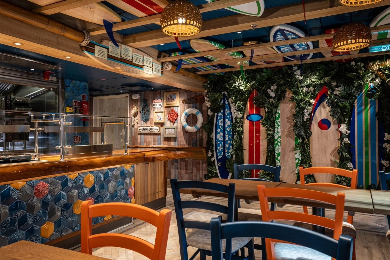 Stitchs-Ohana-Grill_Disney-Adventure-1-1619x1080.jpg