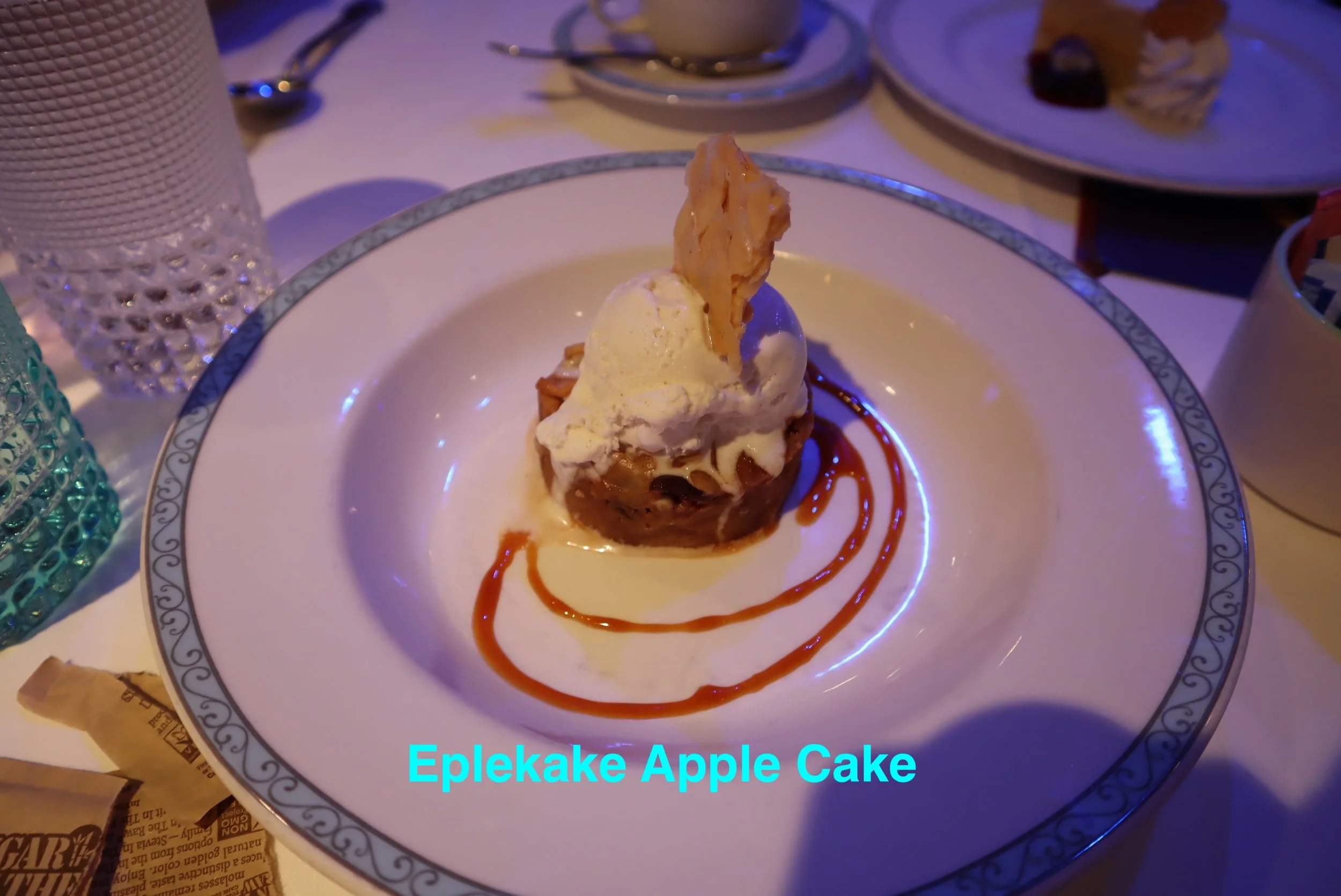 2023-09-01-Wish-Arendelle-Eplekake-Apple-Cake.JPG