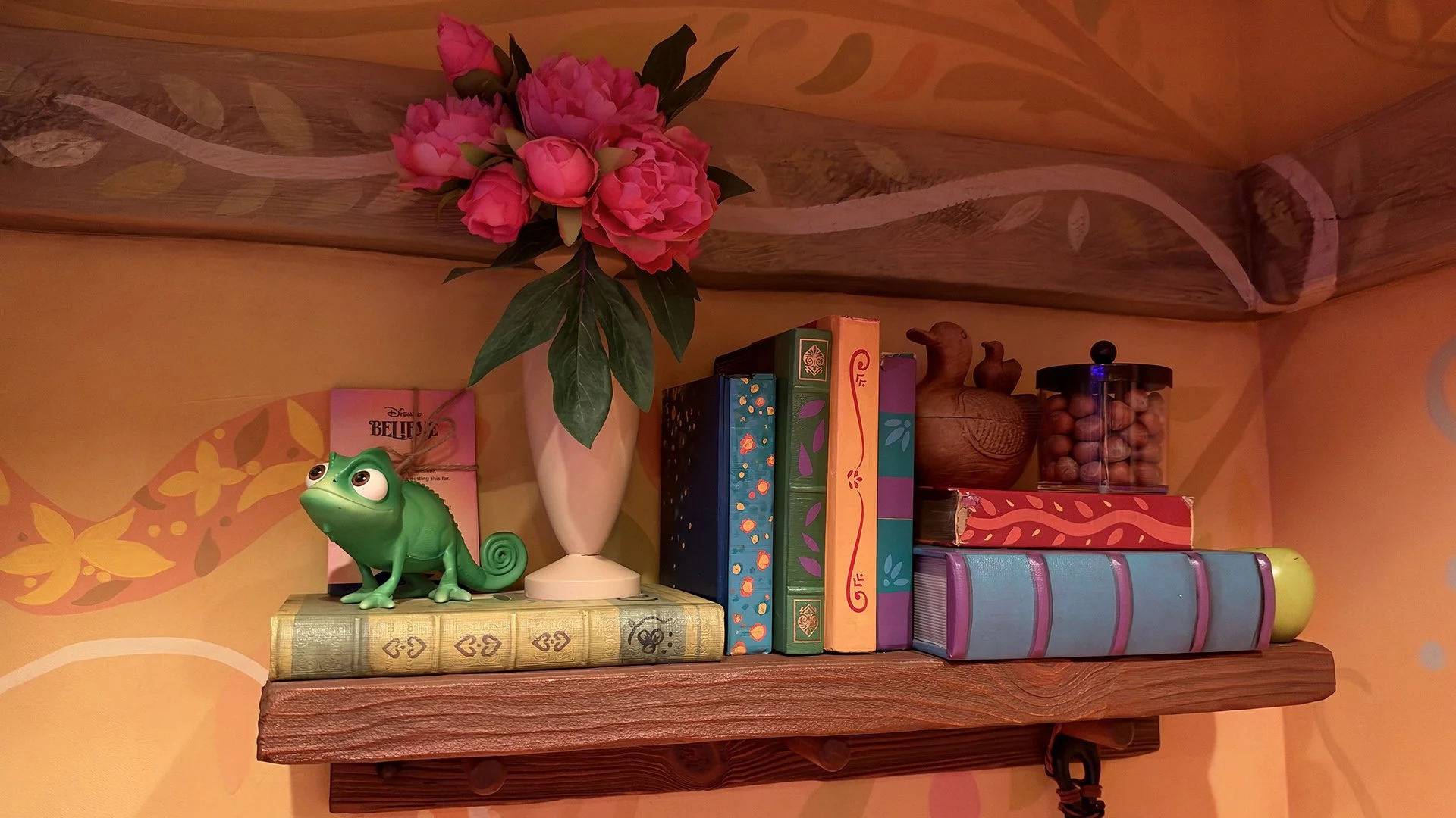 Pascal-with-Believe-Clue-within-Fairytale-Hall-on-Disney-Cruise-Line-for-Believe-Scavenger-Hunt.jpeg