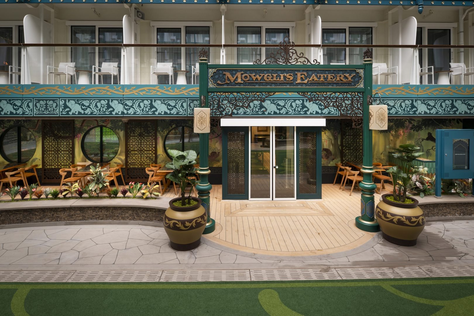Mowglis-Eatery_Disney-Adventure-3-1620x1080.jpg