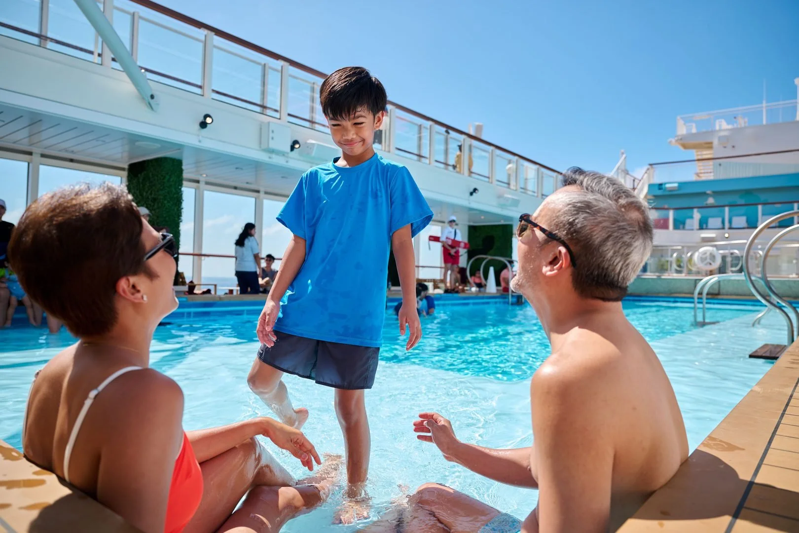 Sunnyside-Family-Pool_Disney-Adventure-4-1620x1080.jpg