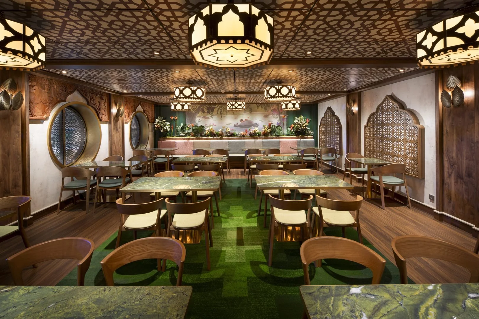Mowglis-Eatery_Disney-Adventure-2-1620x1080.jpg