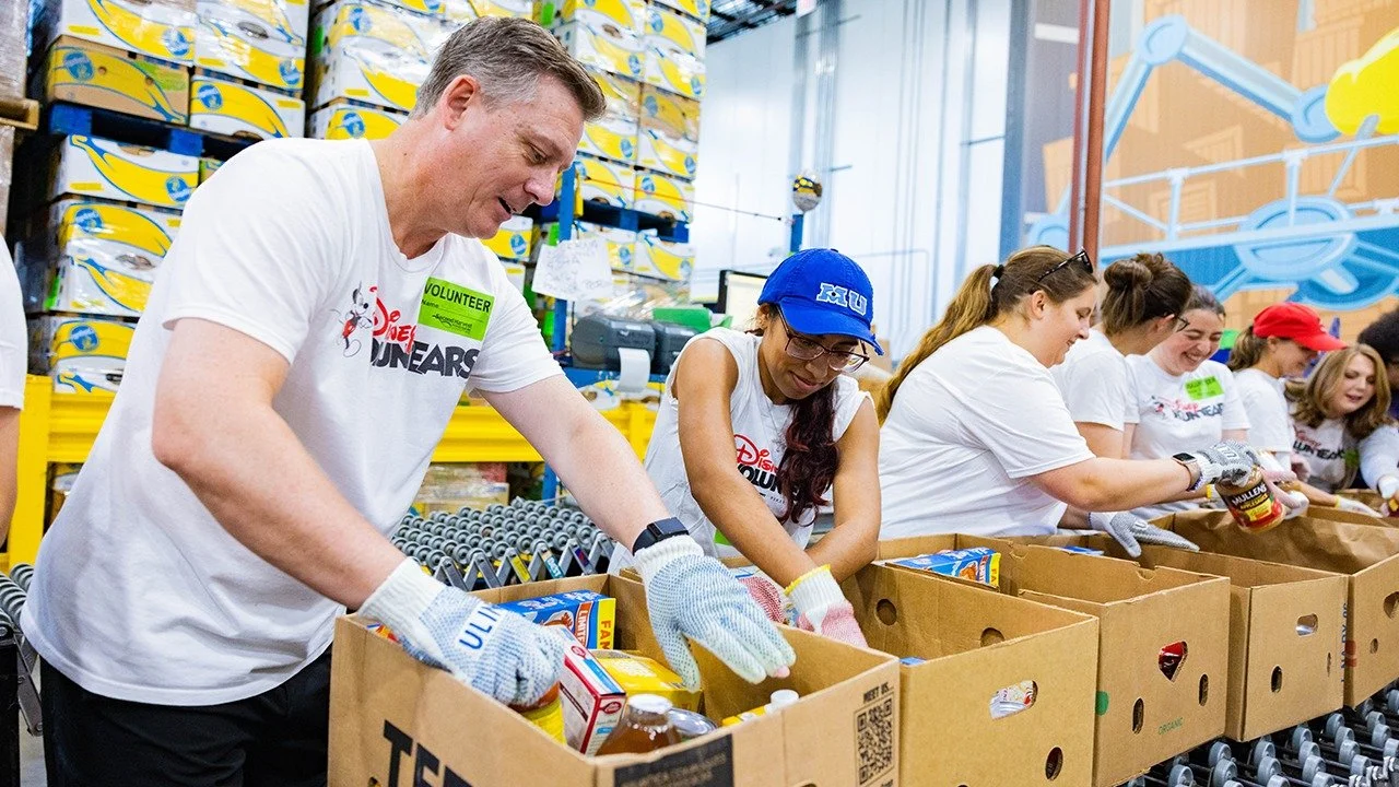 Disney-VoluntEARS_Second-Harvest-2.jpg
