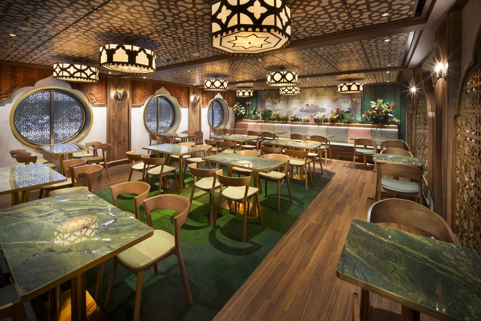 Mowglis-Eatery_Disney-Adventure-1-1620x1080.jpg