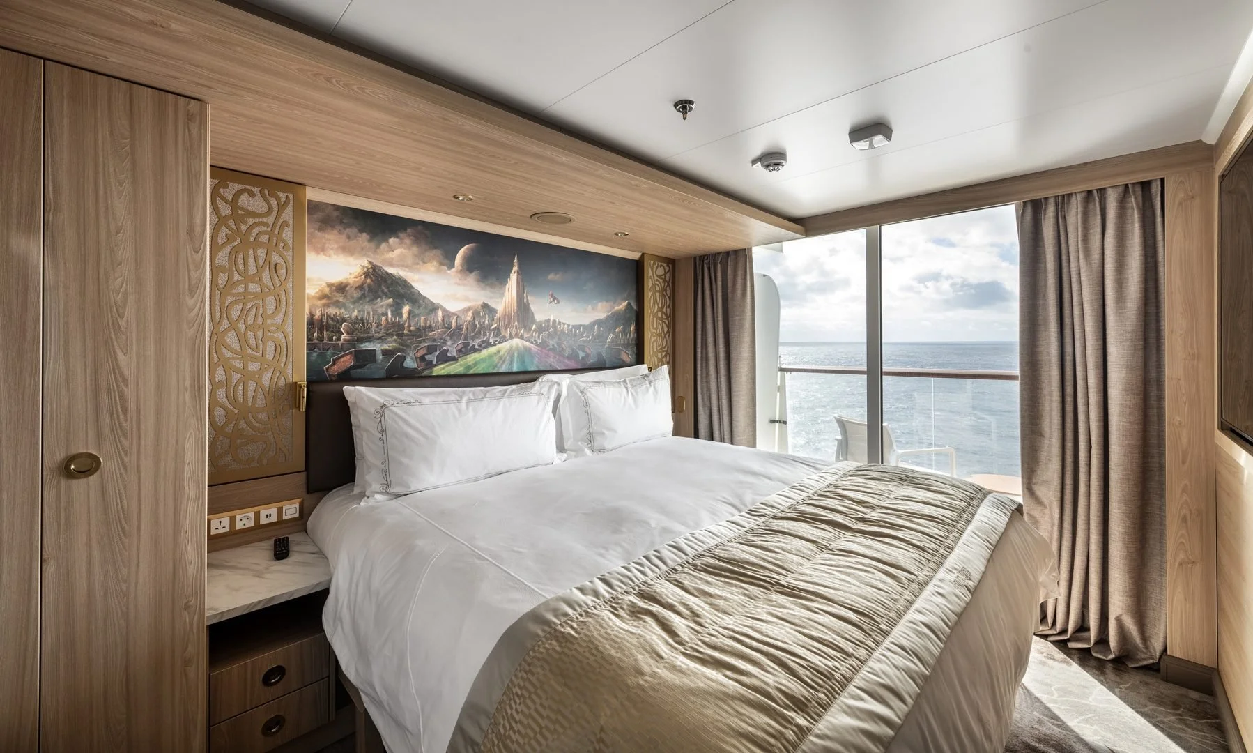 Concierge-Family-Stateroom-with-Verandah_Disney-Adventure-1-1798x1080.jpg